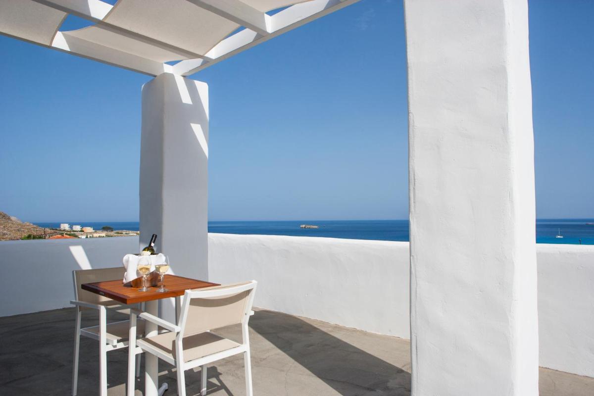 Superior Double or Twin Room with Sea View - Photo 1
