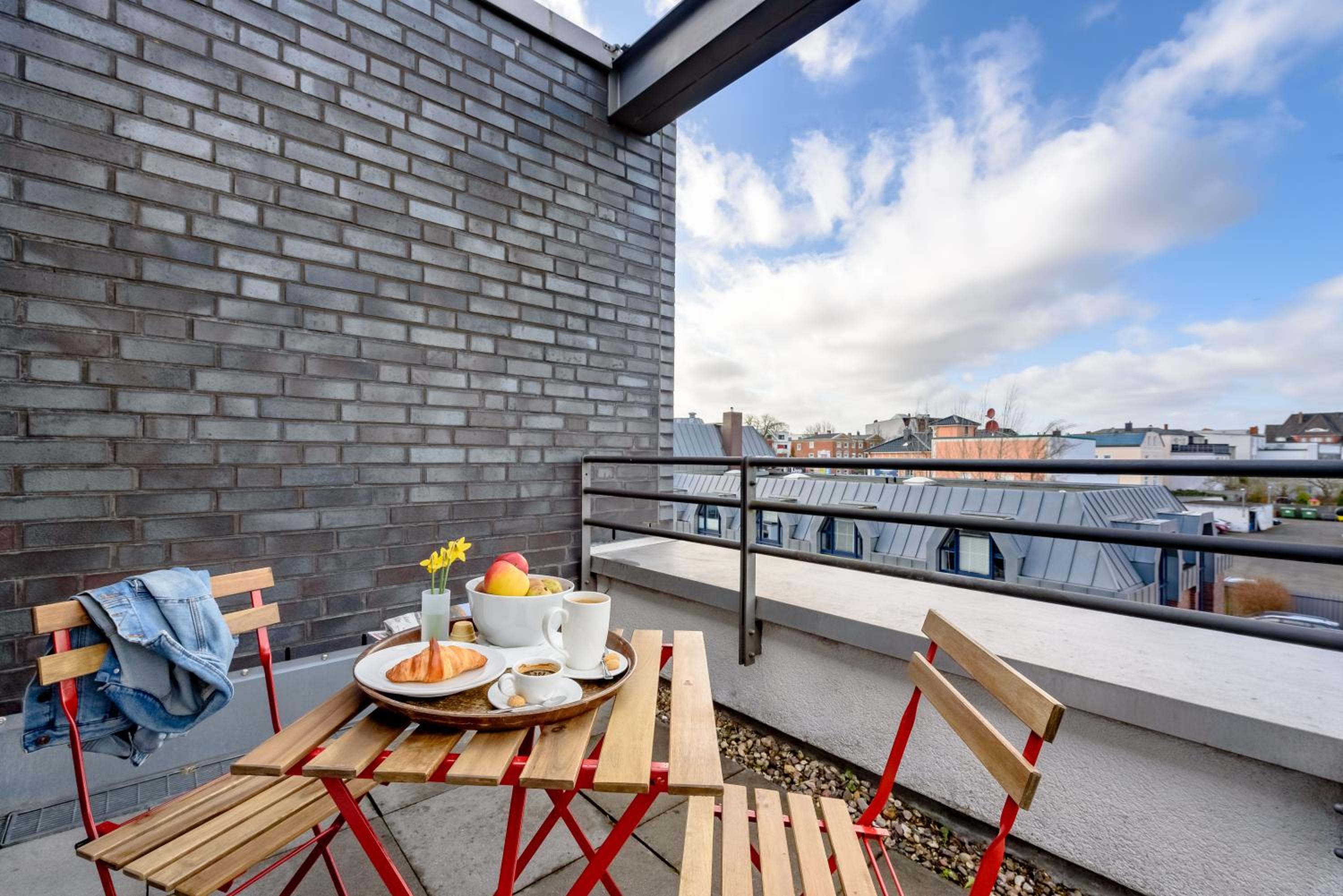 Double Room with Balcony - Photo 8