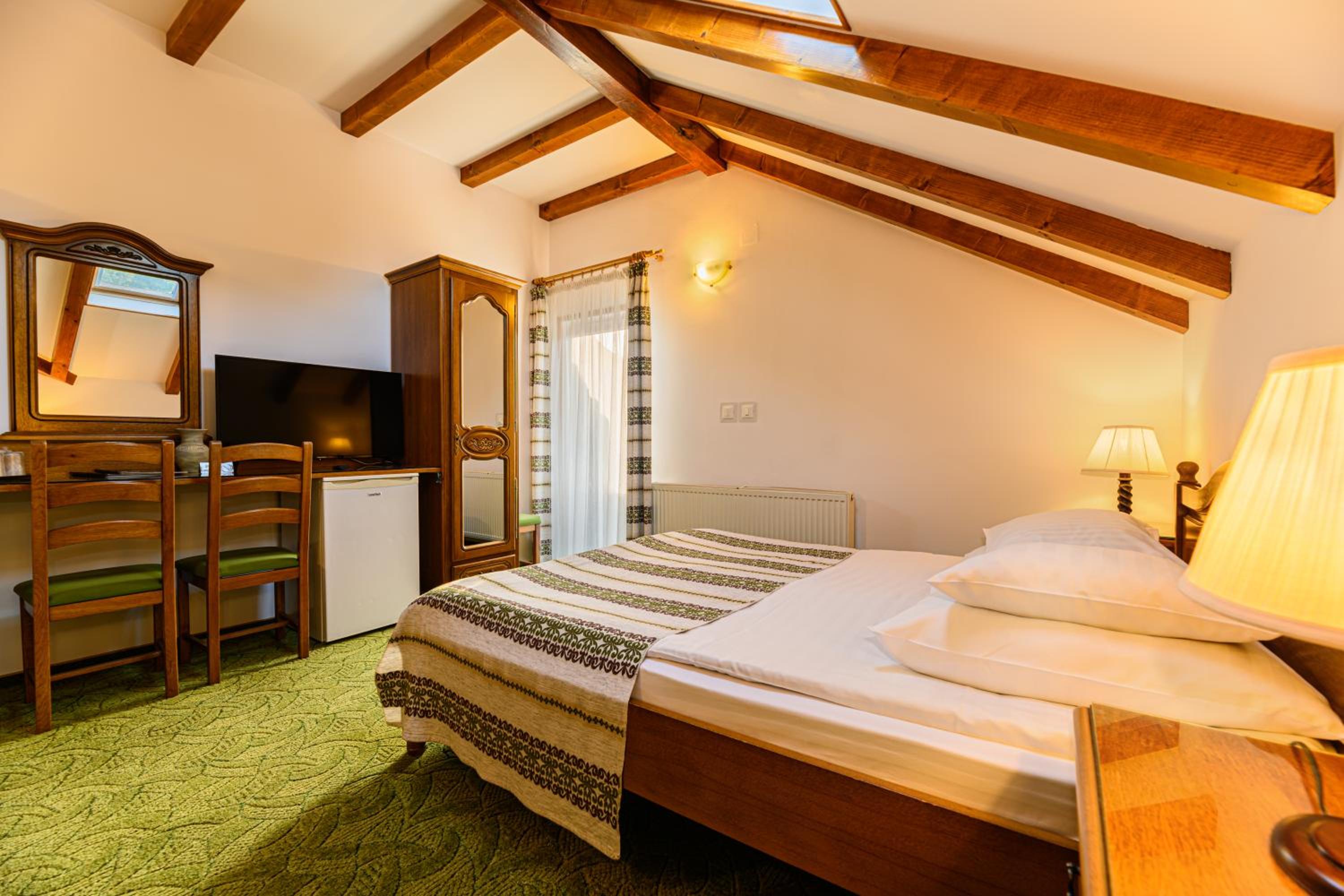 Triple Room - Photo 12
