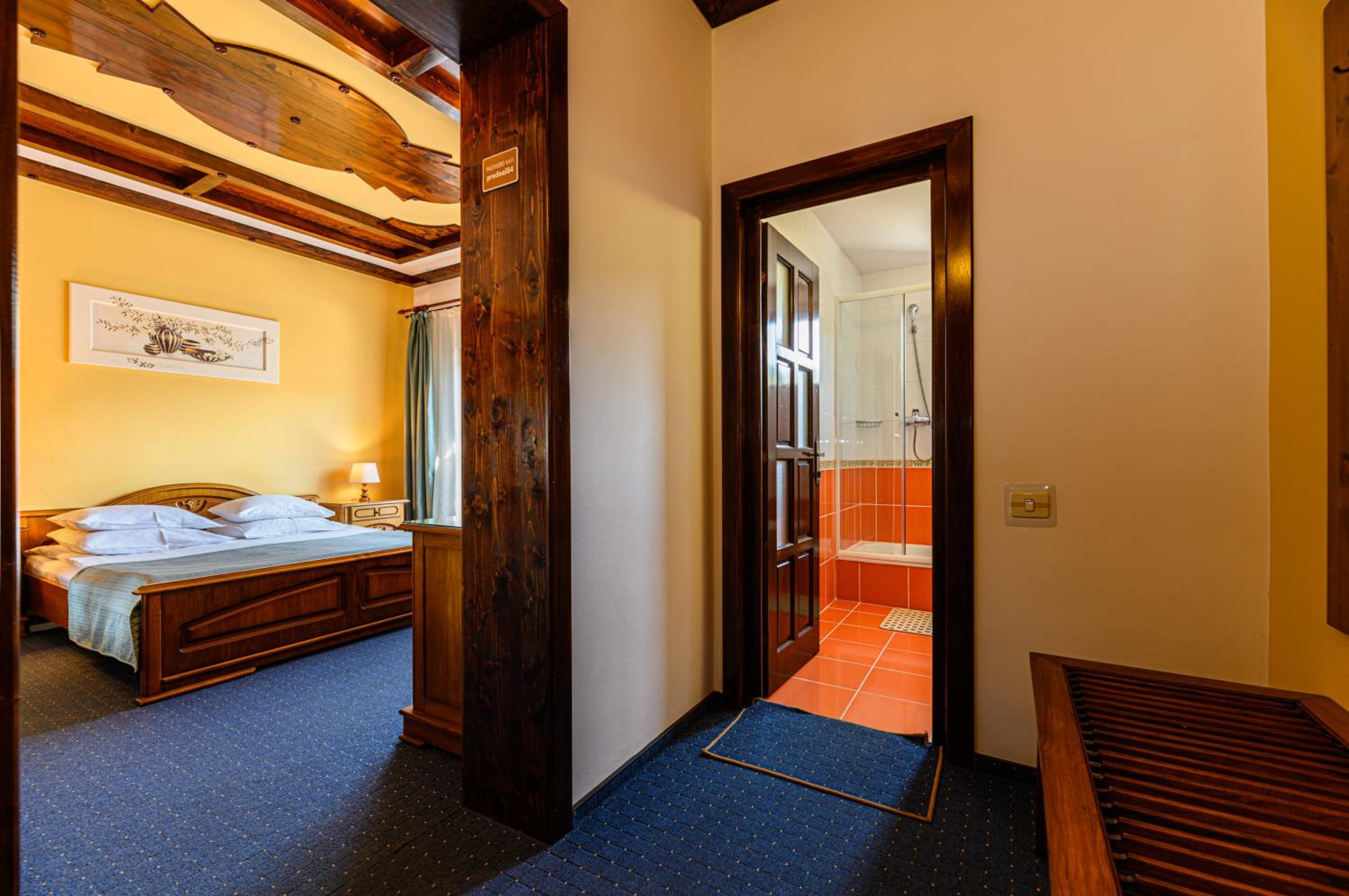 Double Room - Photo 5