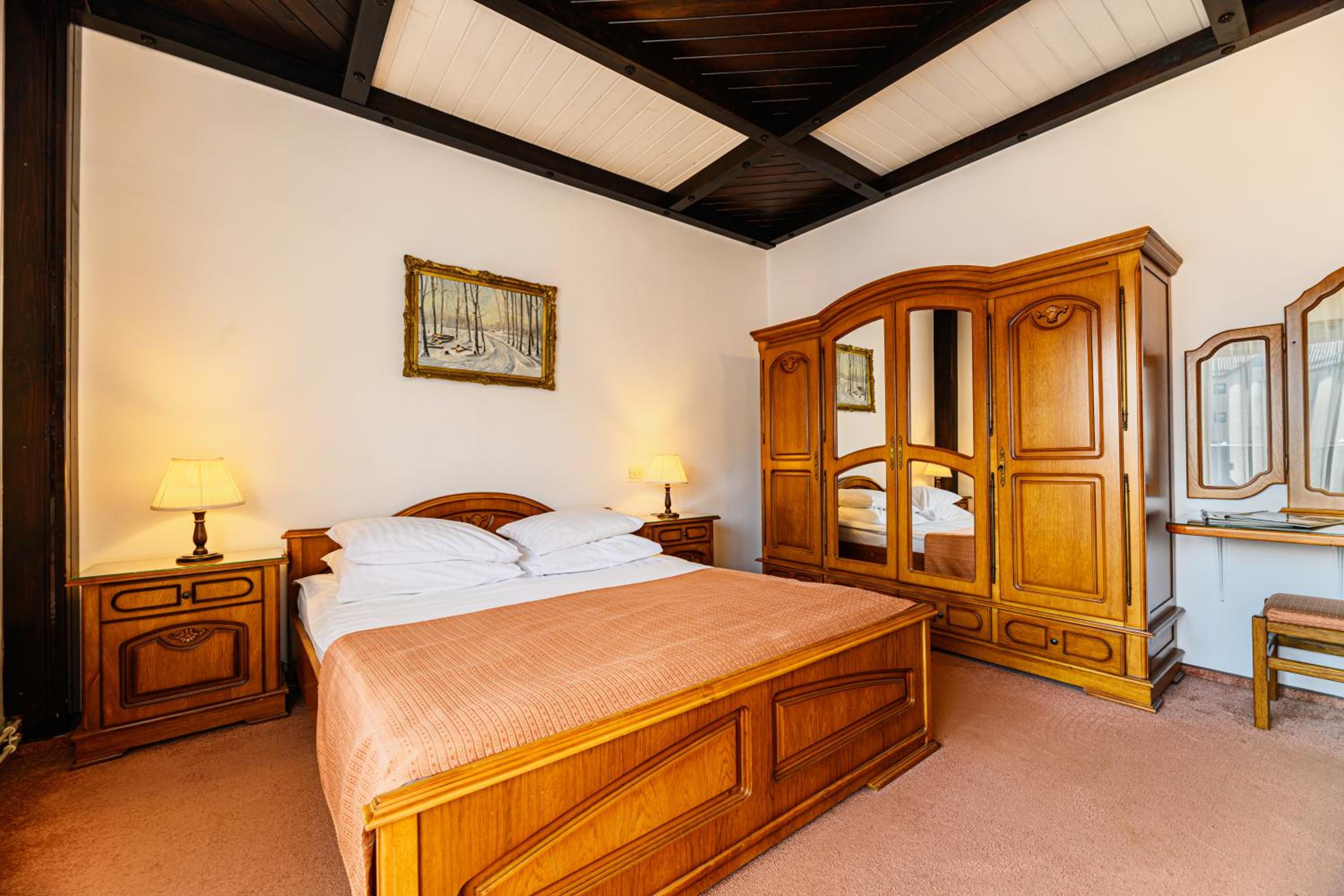 Double Room - Photo 10