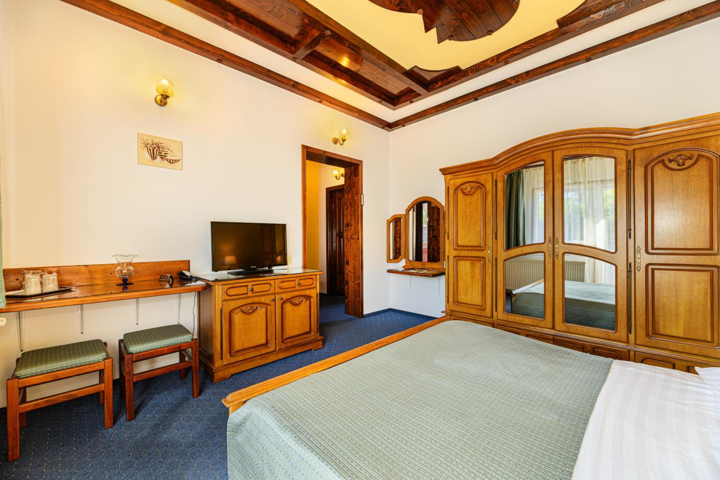 Double Room - Photo 11