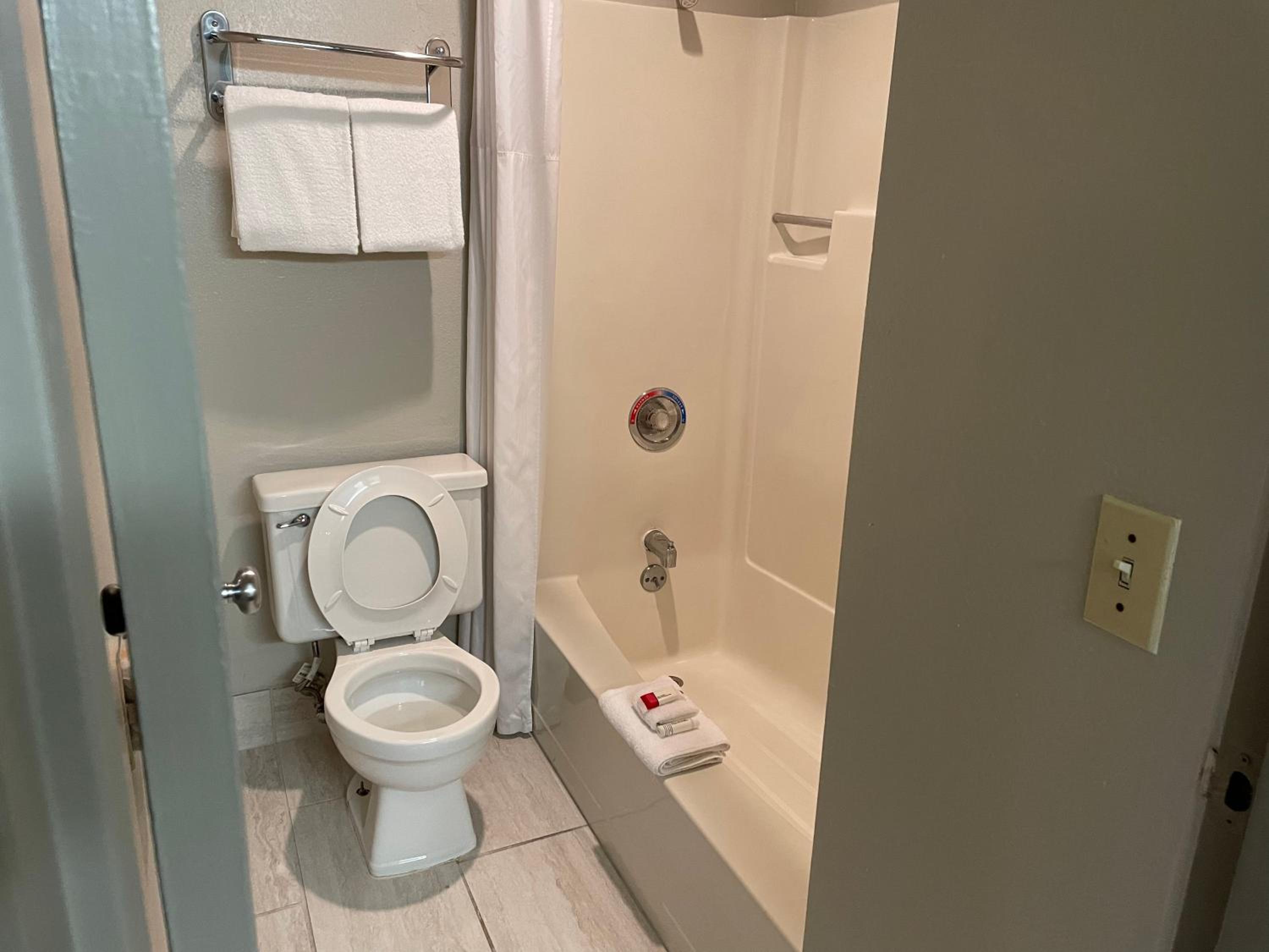 Deluxe Double Room with Two Double Beds - Photo 3