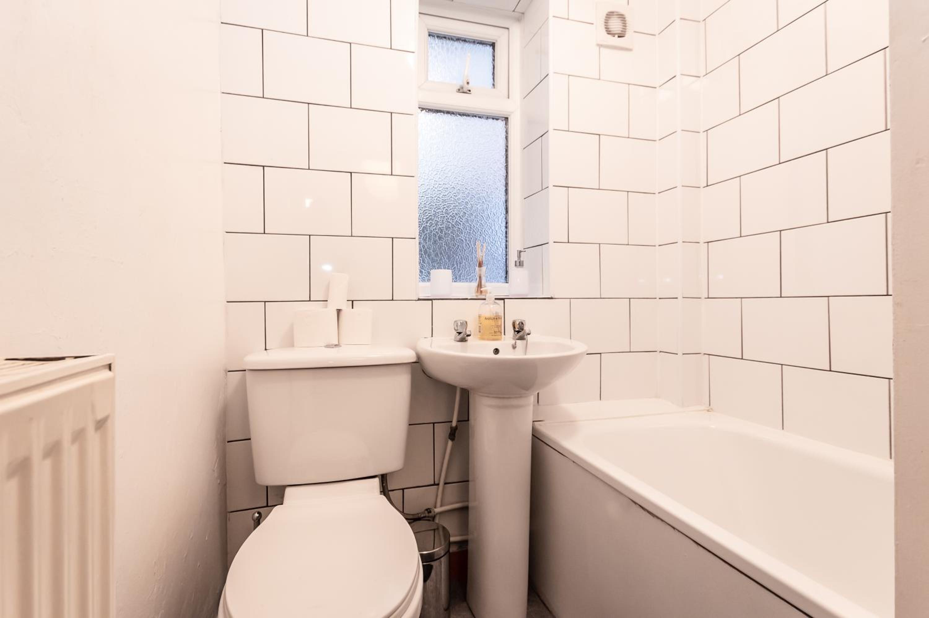 Two-Bedroom Apartment - Photo 18