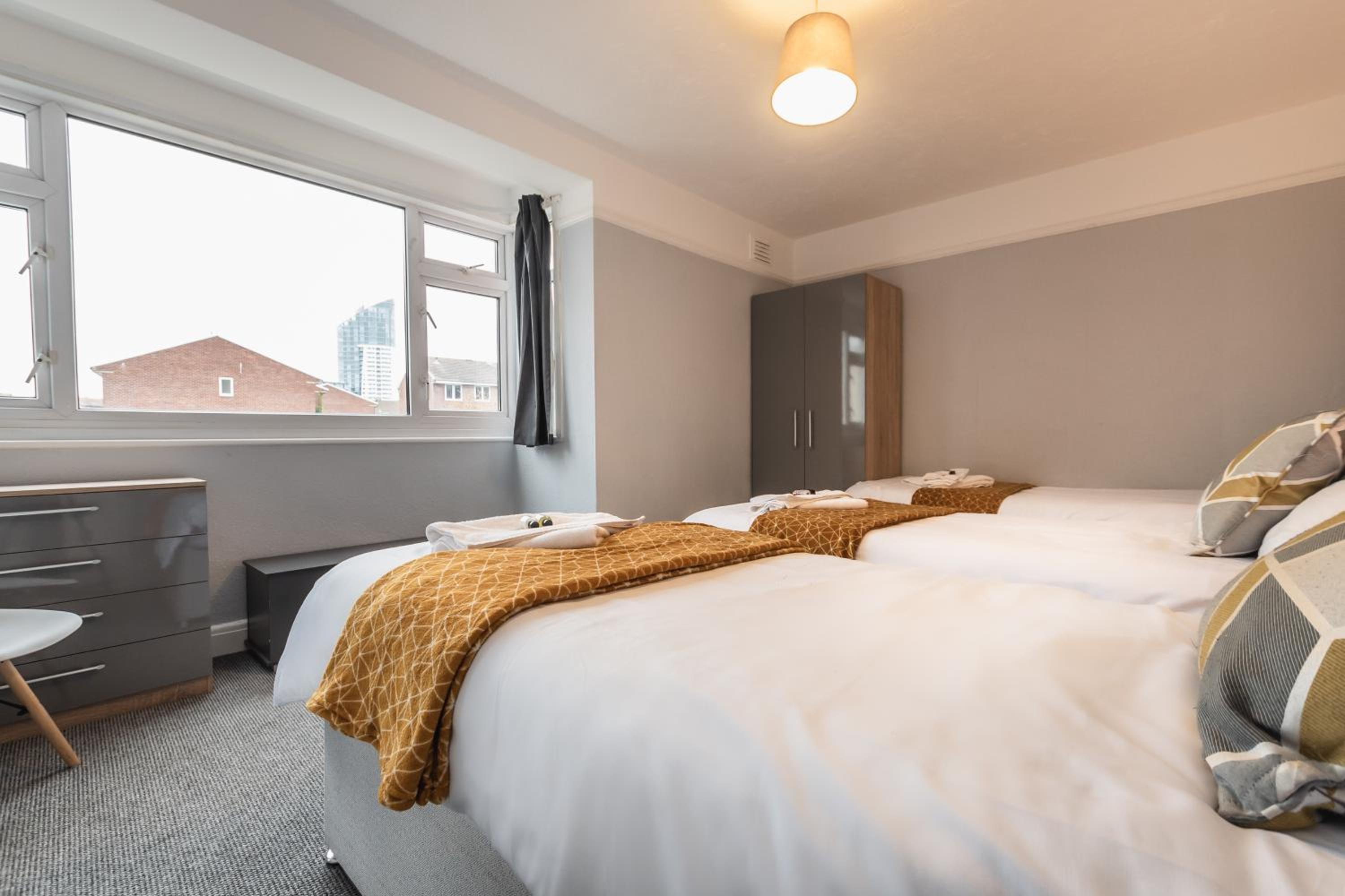 Two-Bedroom Apartment - Photo 3