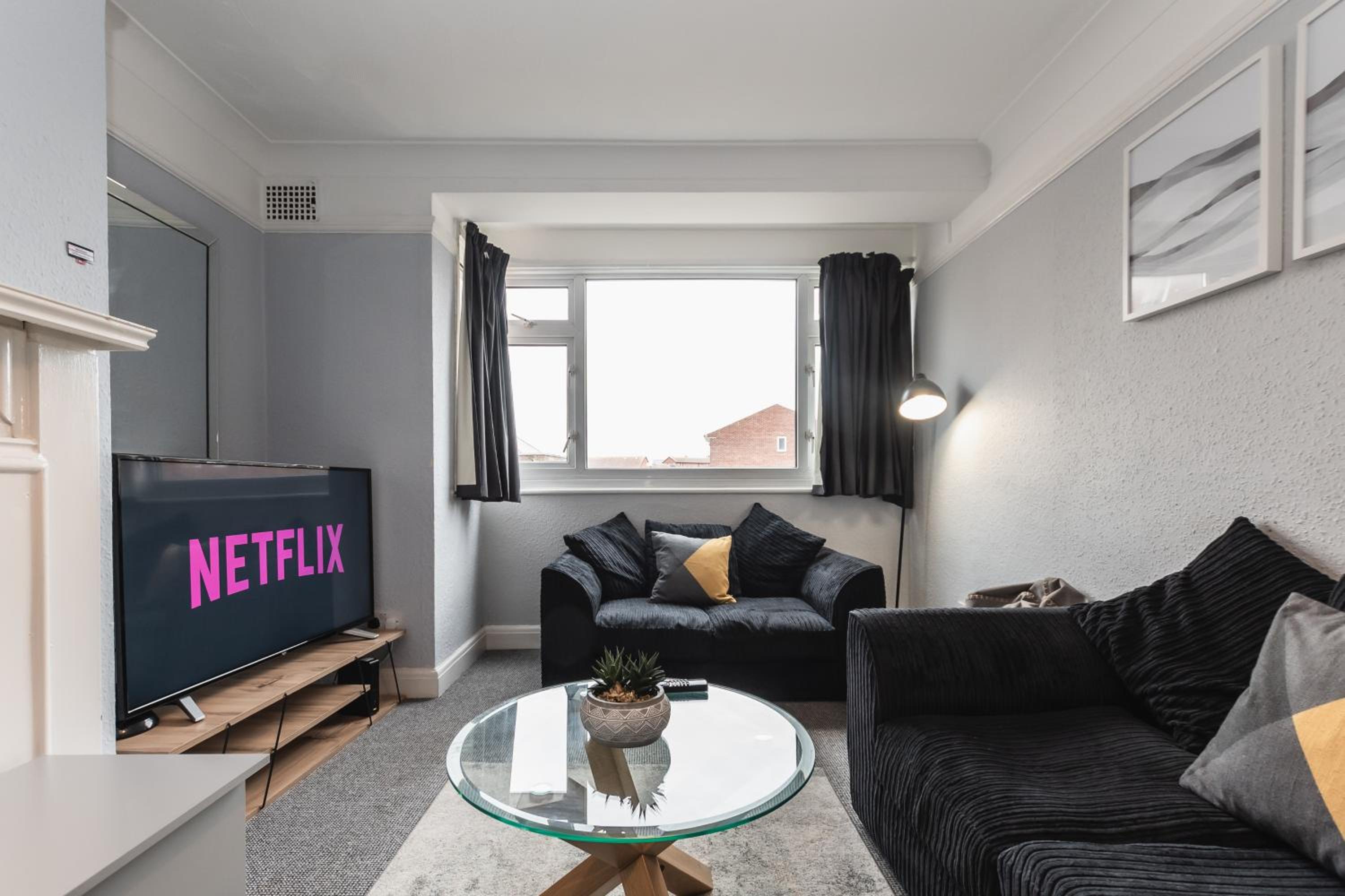 Two-Bedroom Apartment - Photo 12