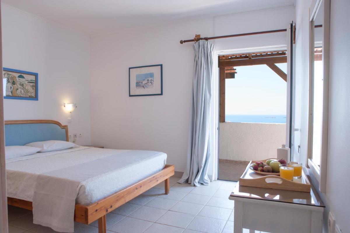 Classic Quadruple Room with Sea View photo 3