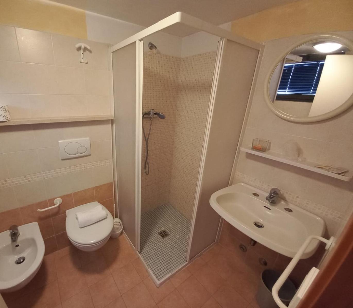 Quadruple Room - Photo 2