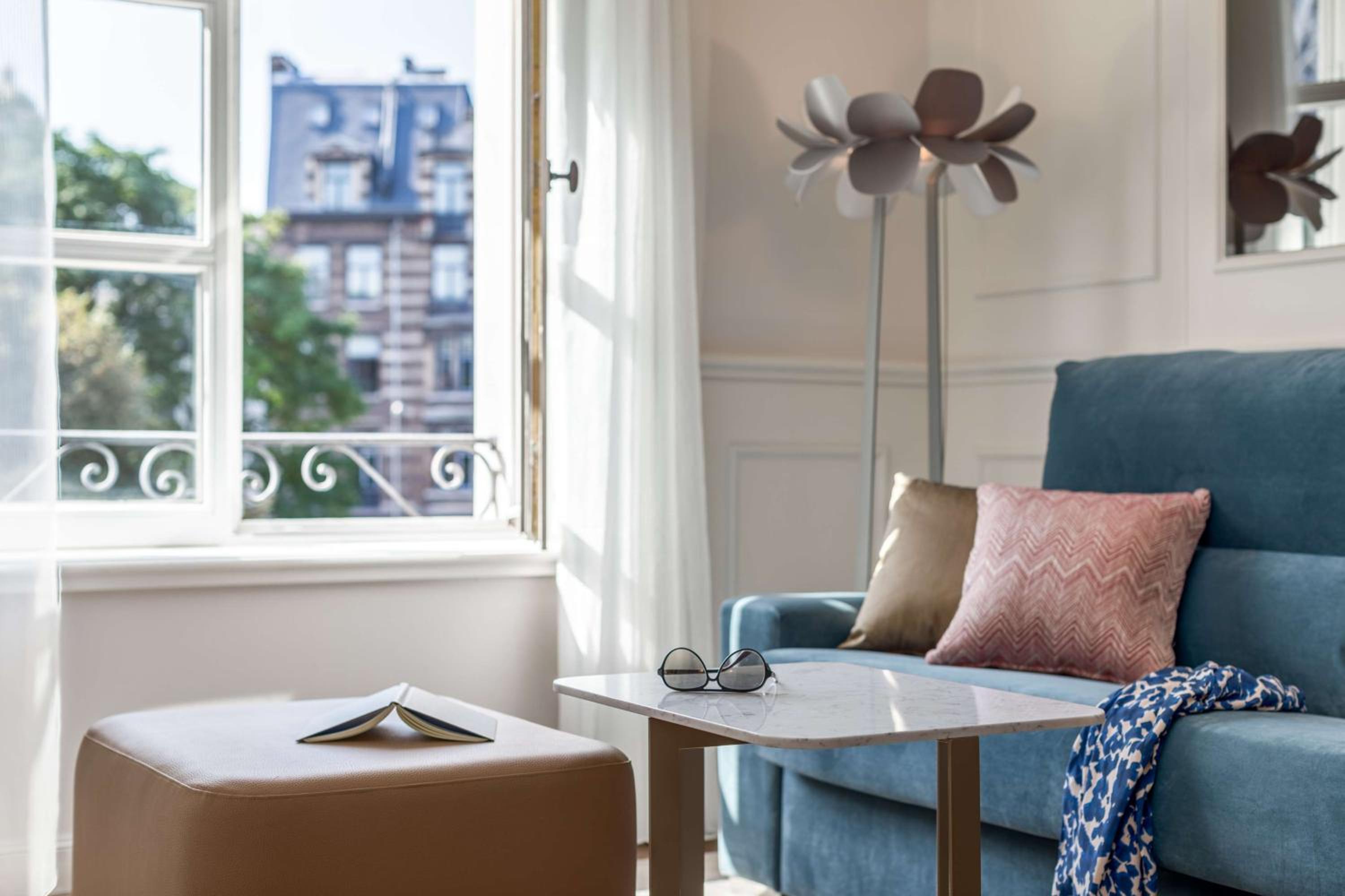 Family Room with View - Photo 11
