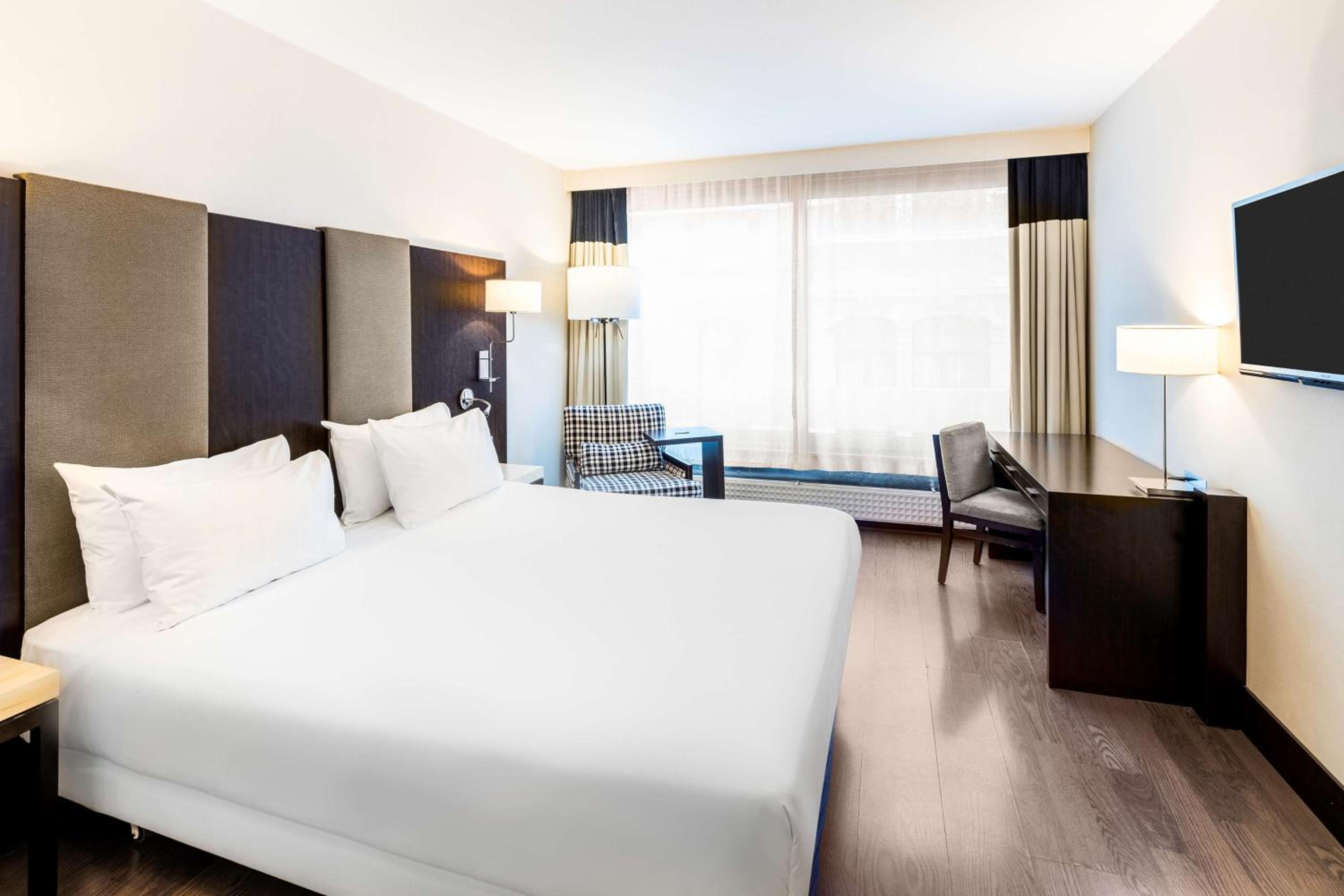 Standard Double or Twin Room - Photo 3
