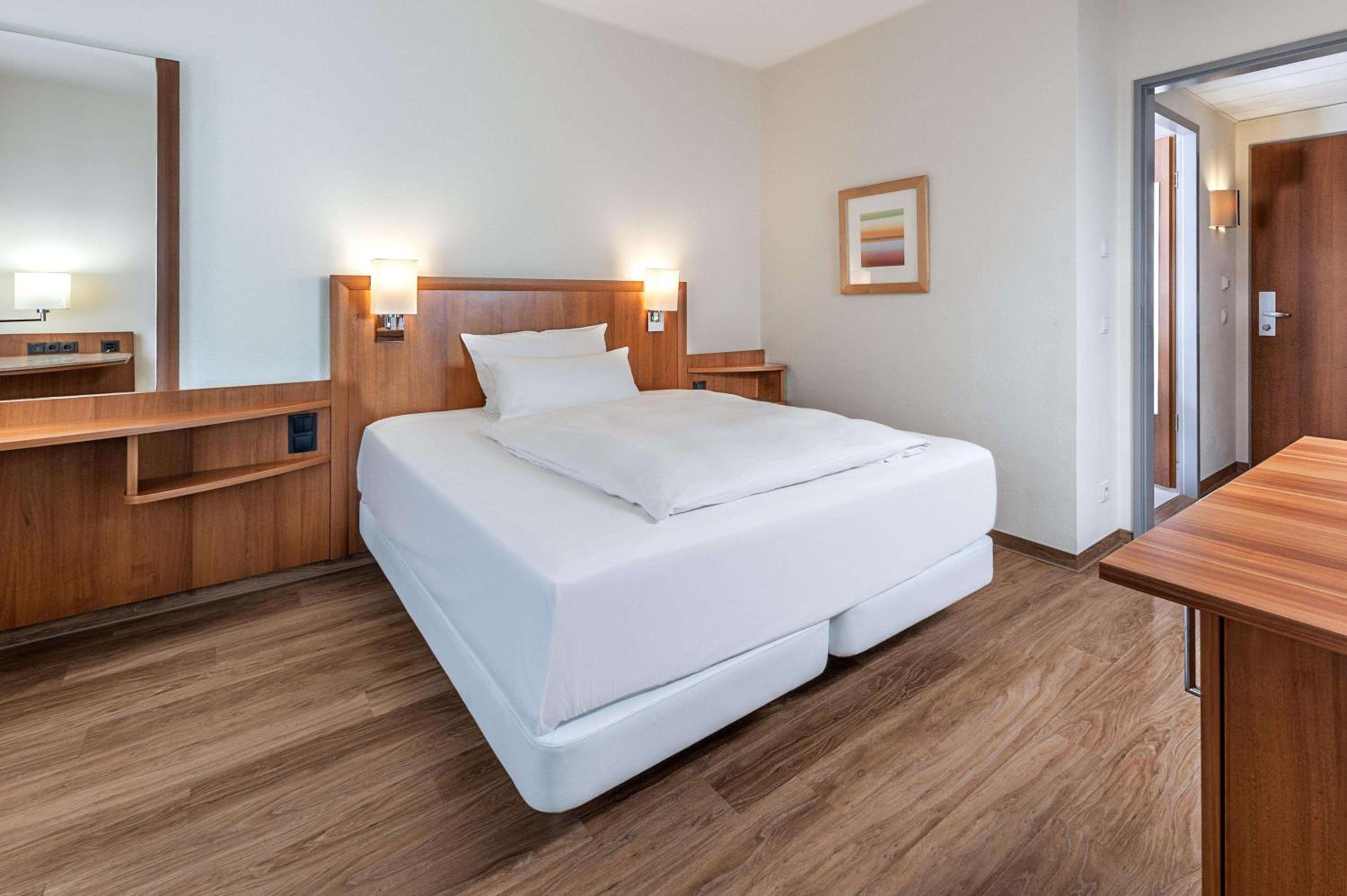 Standard Double Or Twin Room Free Parking Promo With Breakfast photo 1