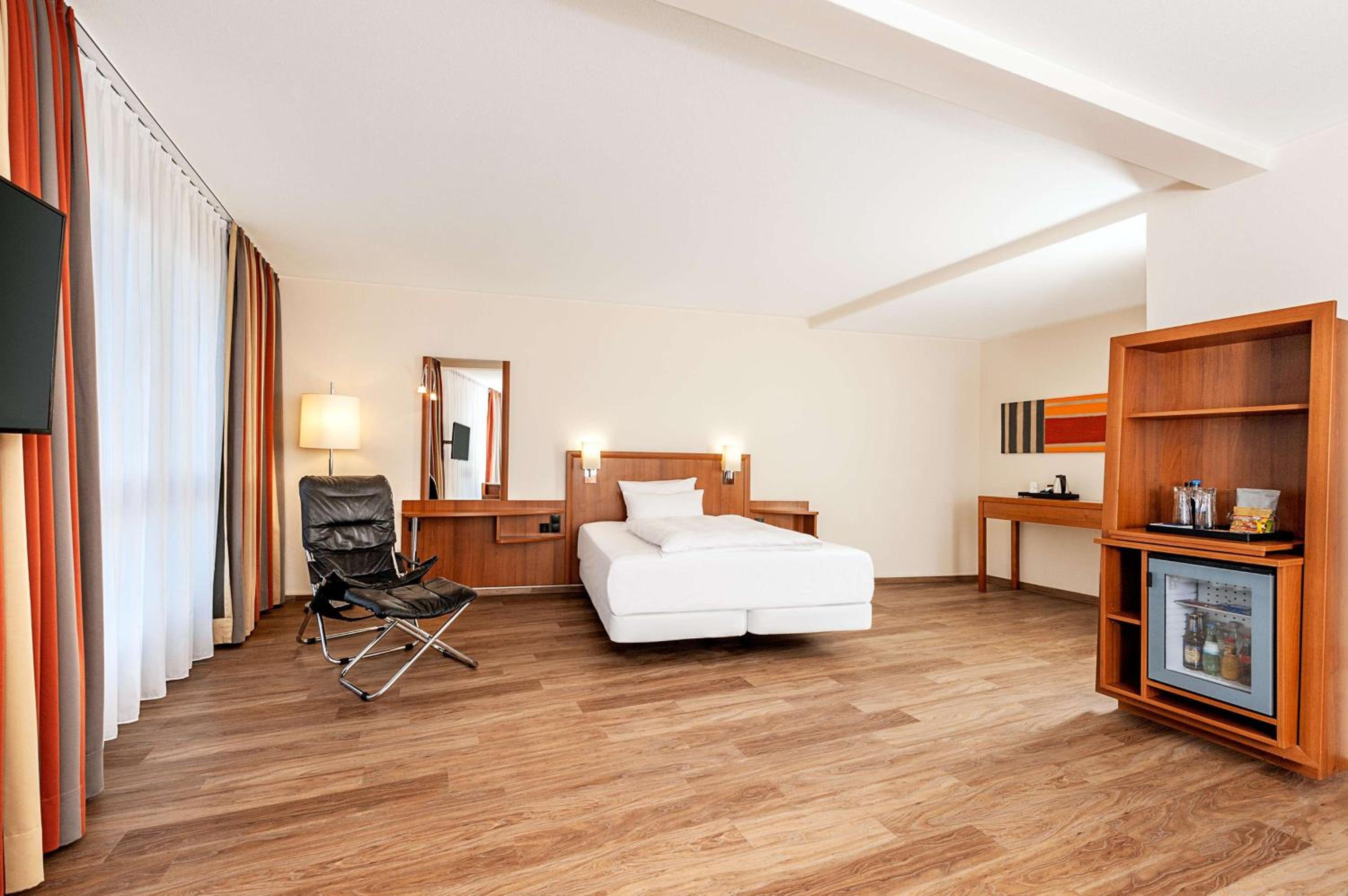 Standard Double or Twin Room photo 3