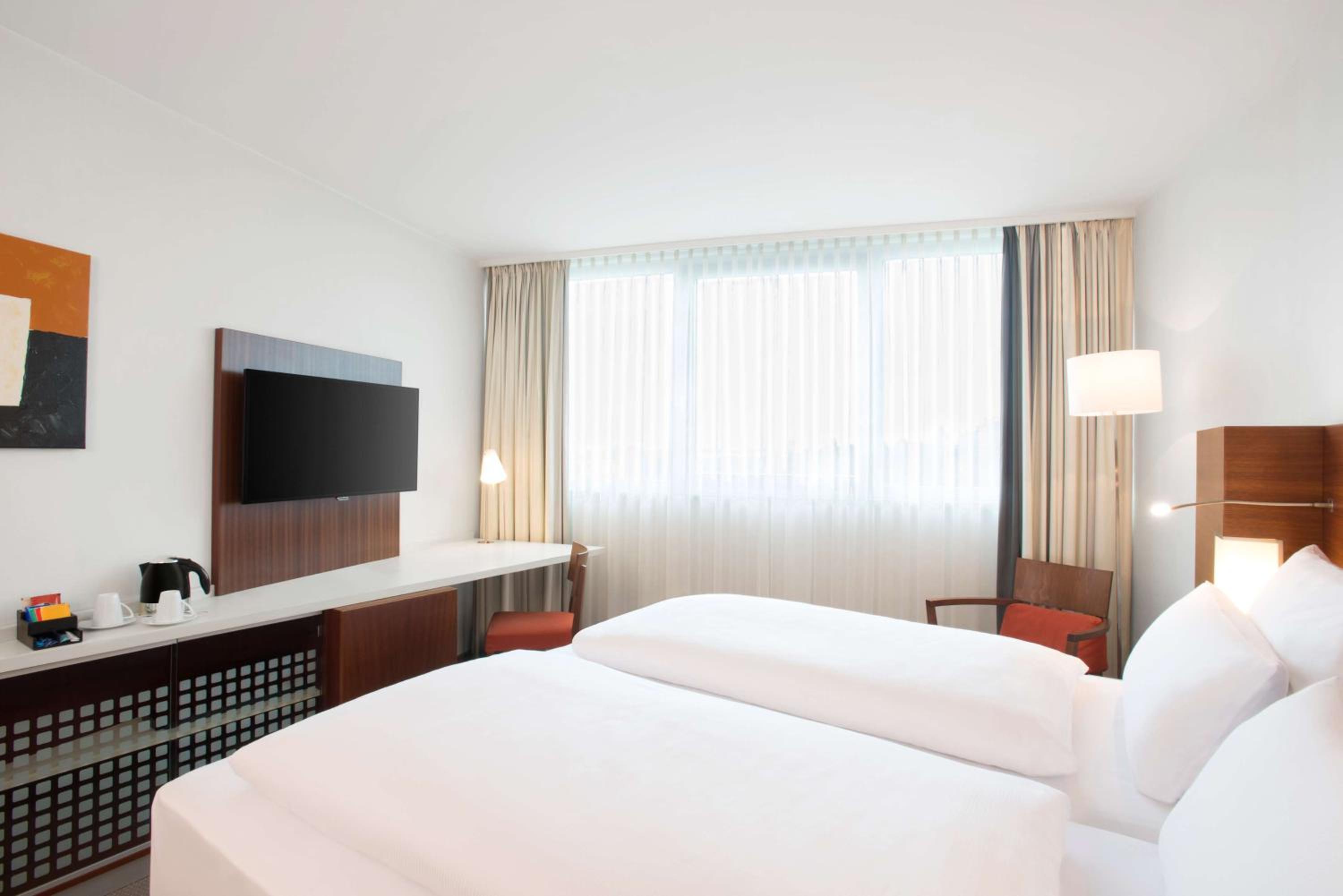 Standard Double or Twin Room - Photo 1