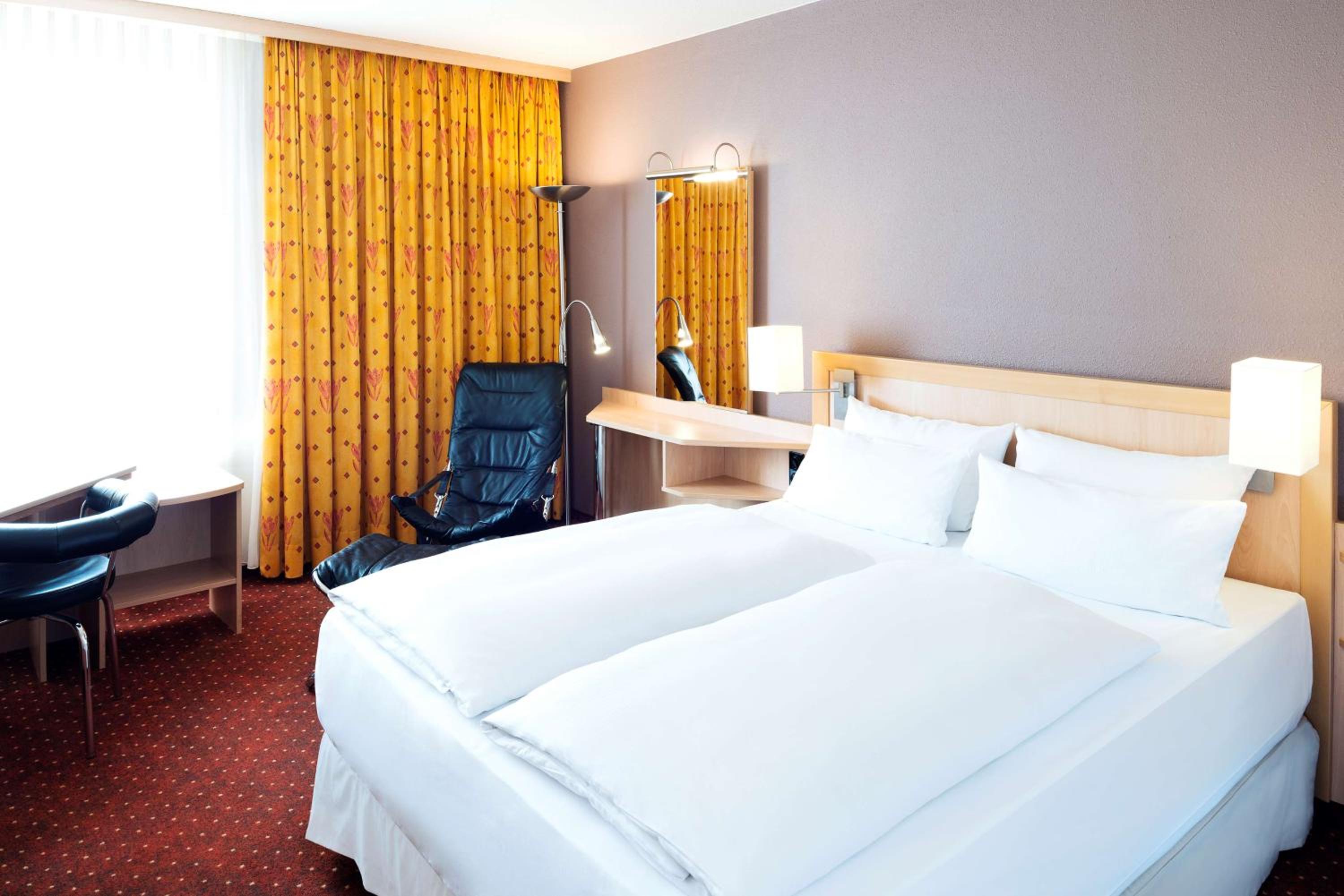 Standard Double or Twin Room with Extra bed (2 Adults + 1 Child)