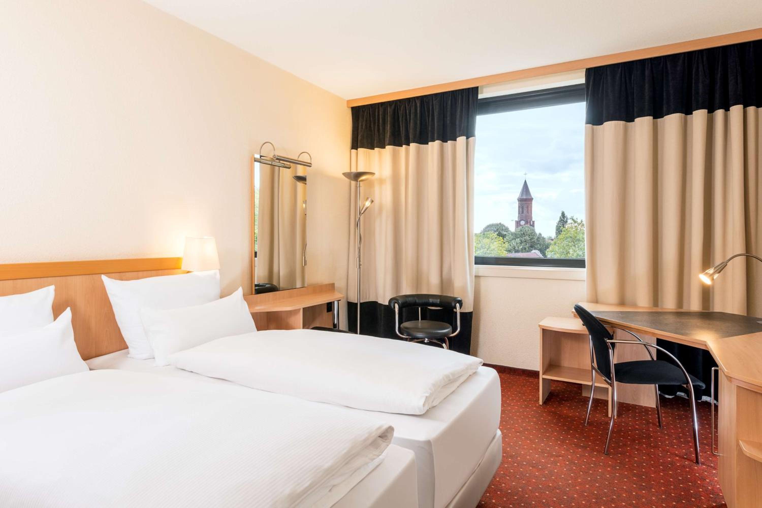 Standard Double or Twin Room - Photo 3