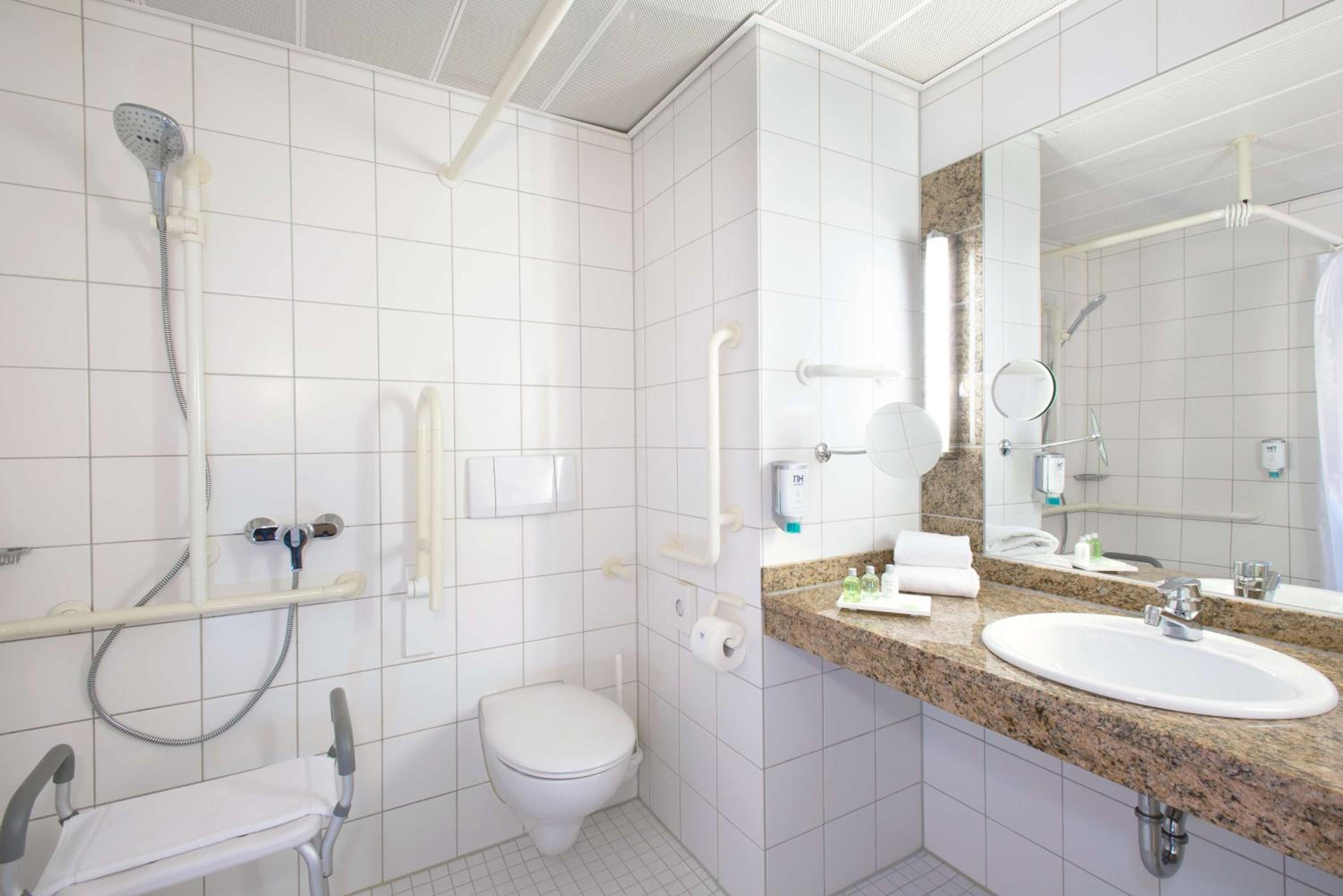 Standard Double or Twin Room - Photo 6