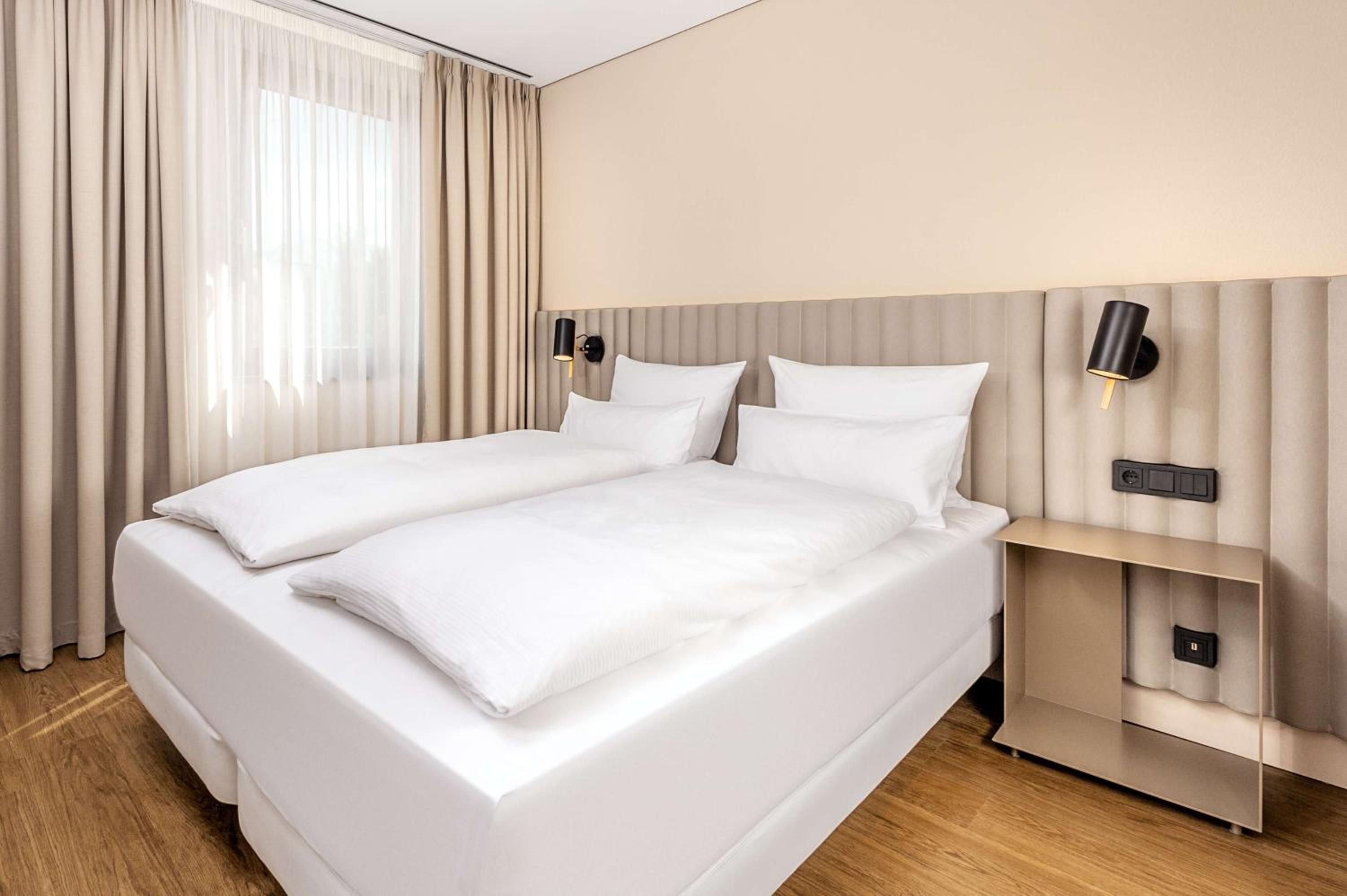 Standard Double Room Free Parking Promo With Breakfast