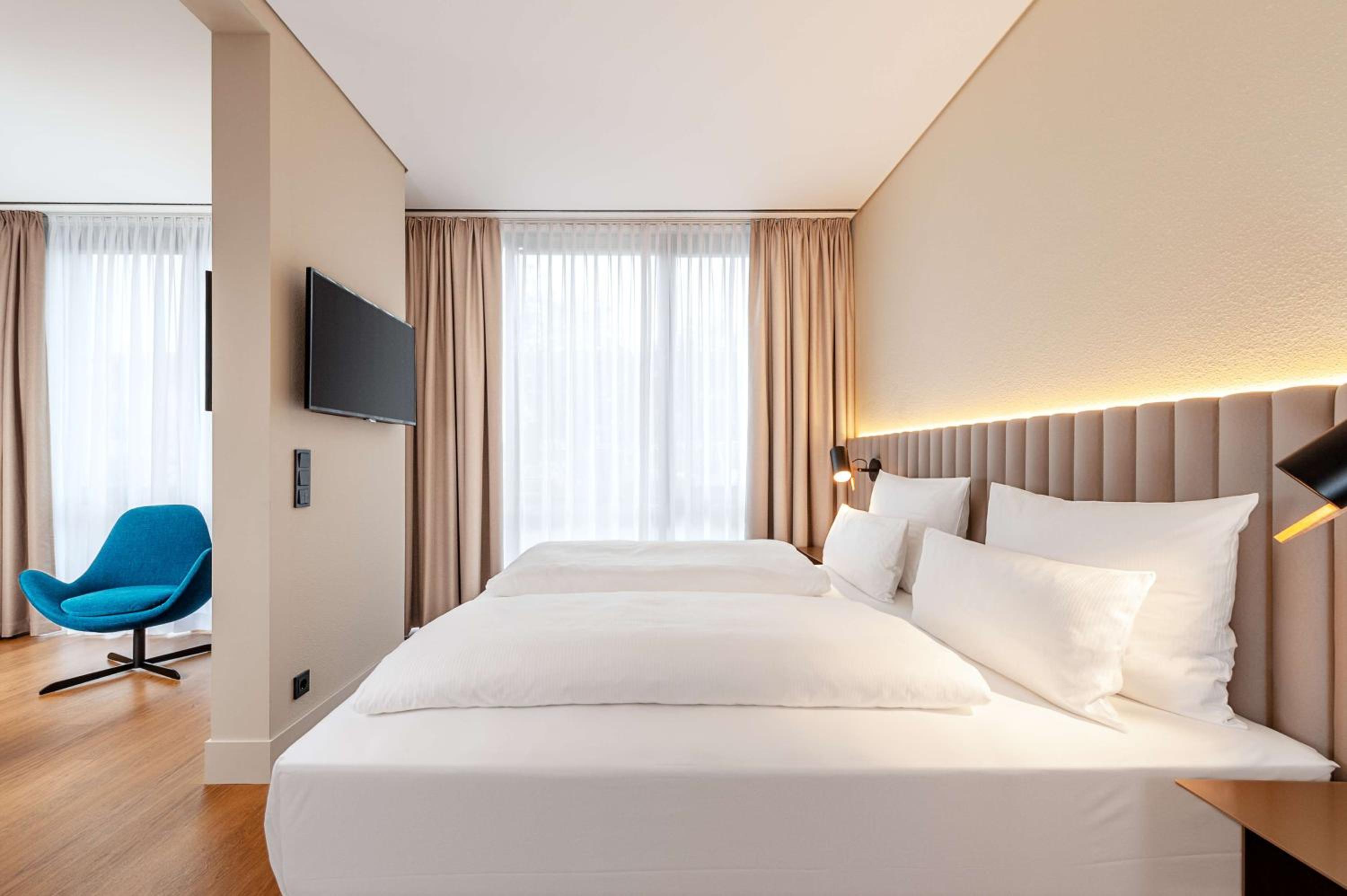 Junior Suite Free Parking Promo