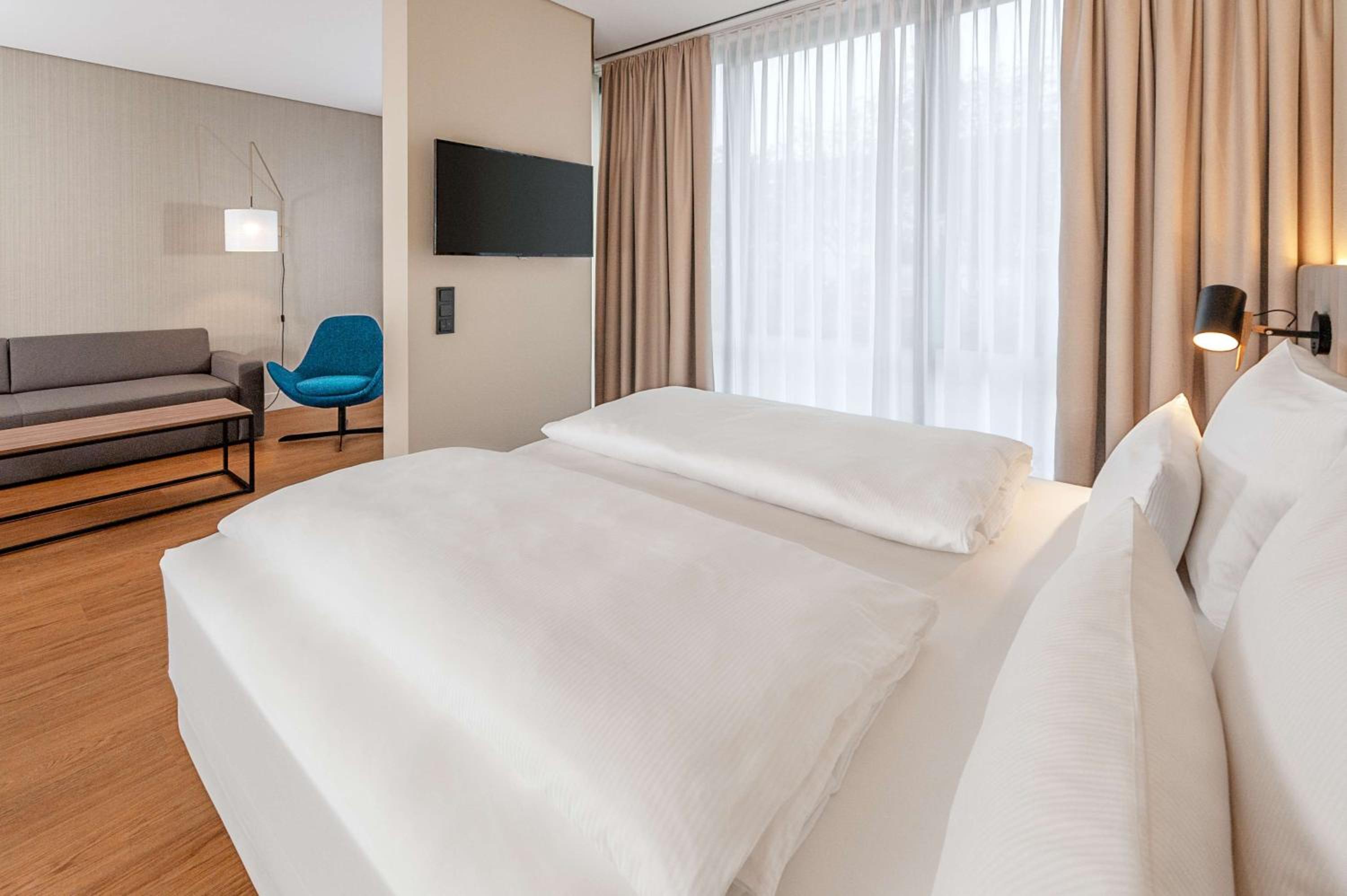 Junior Suite Free Parking Promo With Breakfast
