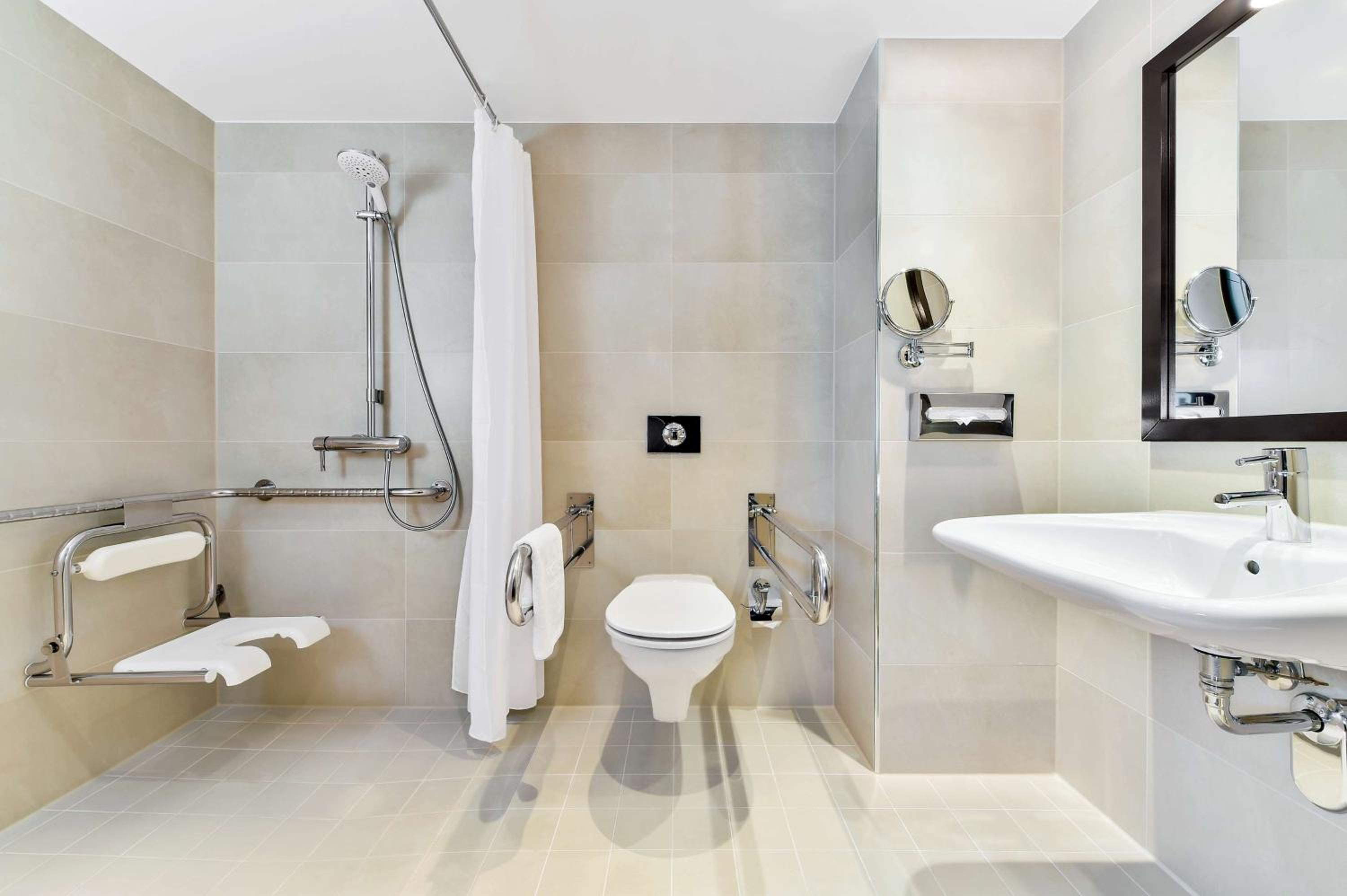 Standard Double or Twin Room - Photo 11