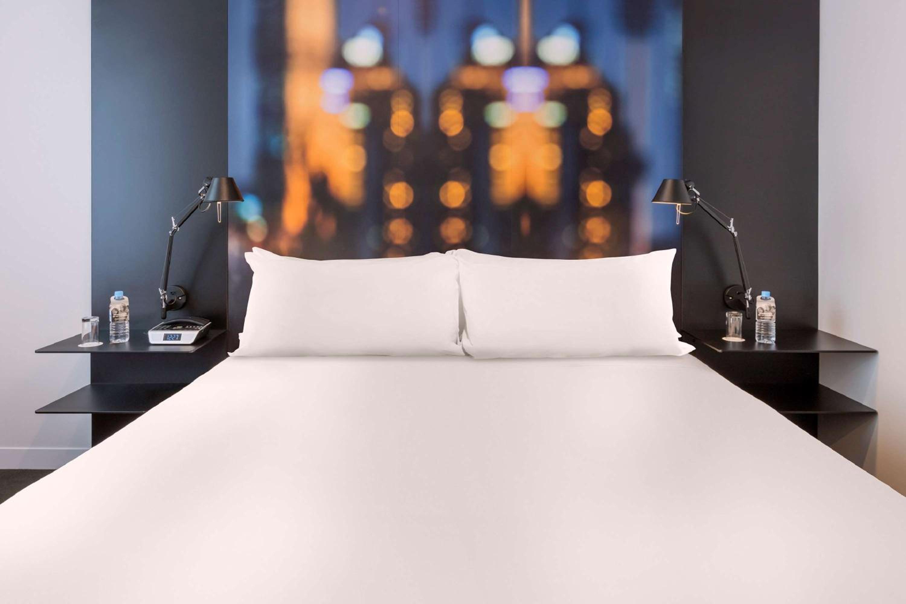 Deluxe King Room - Photo 4