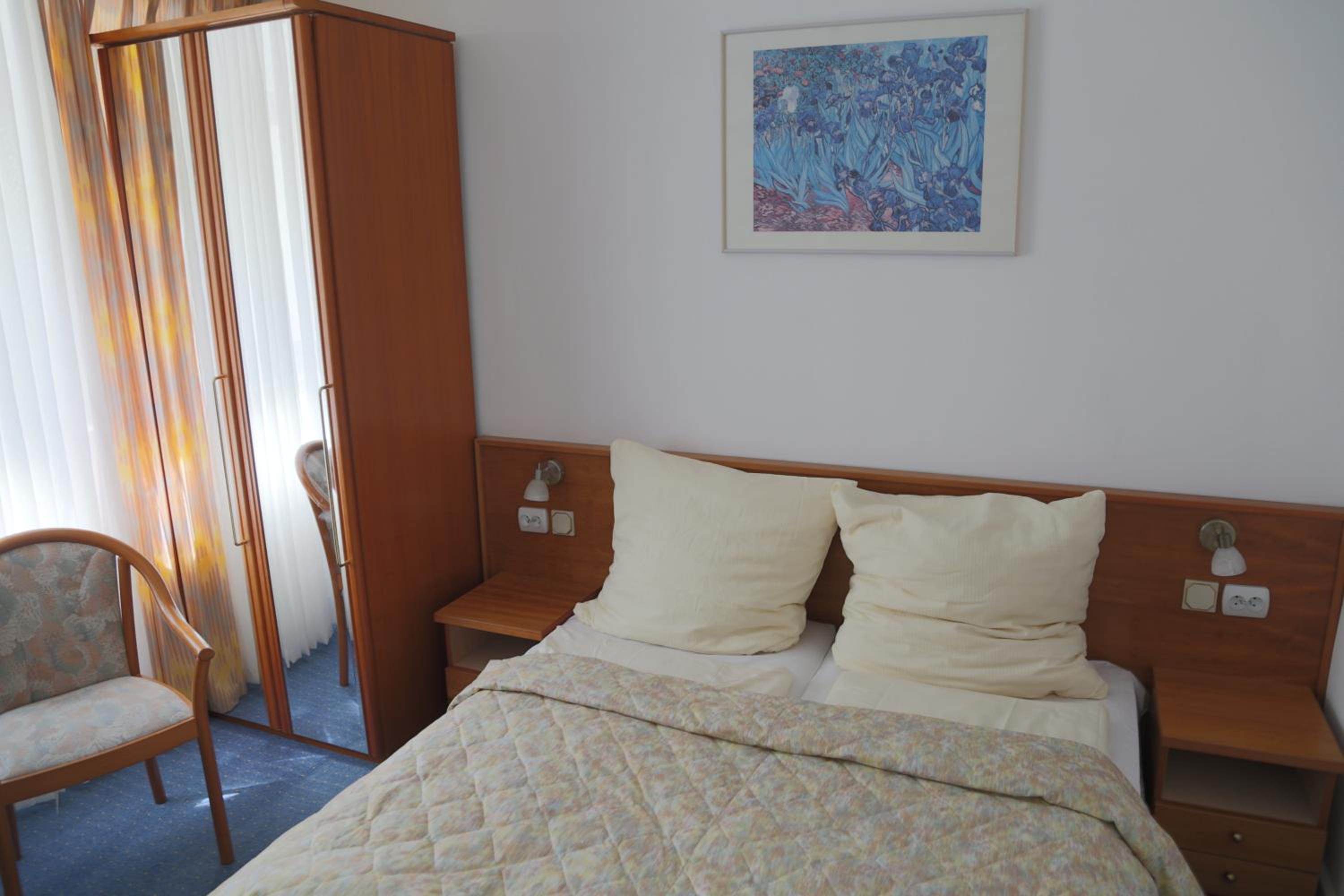 Double Room with Bathroom photo 1