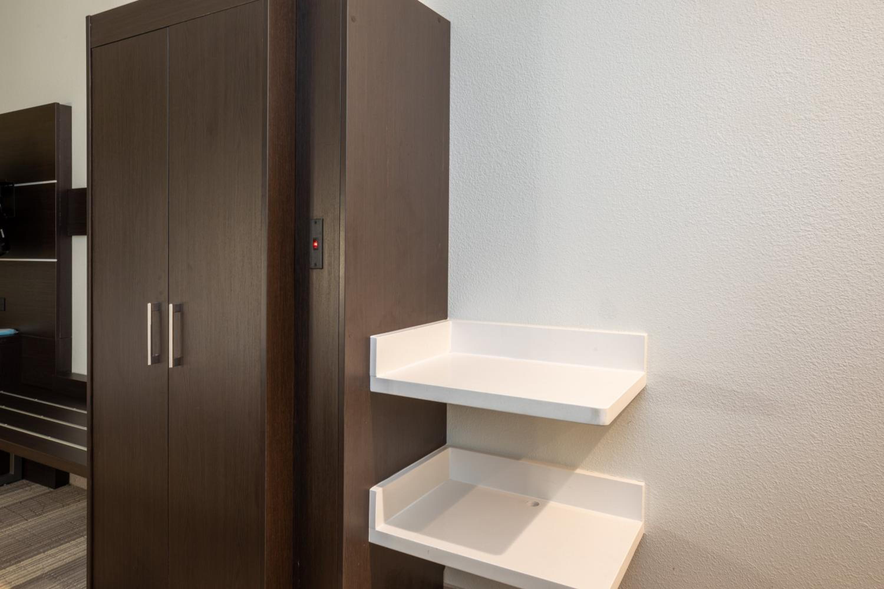 Queen Room with Two Queen Beds - Disability Access Hearing Accessible - Roll-In Shower - Photo 1