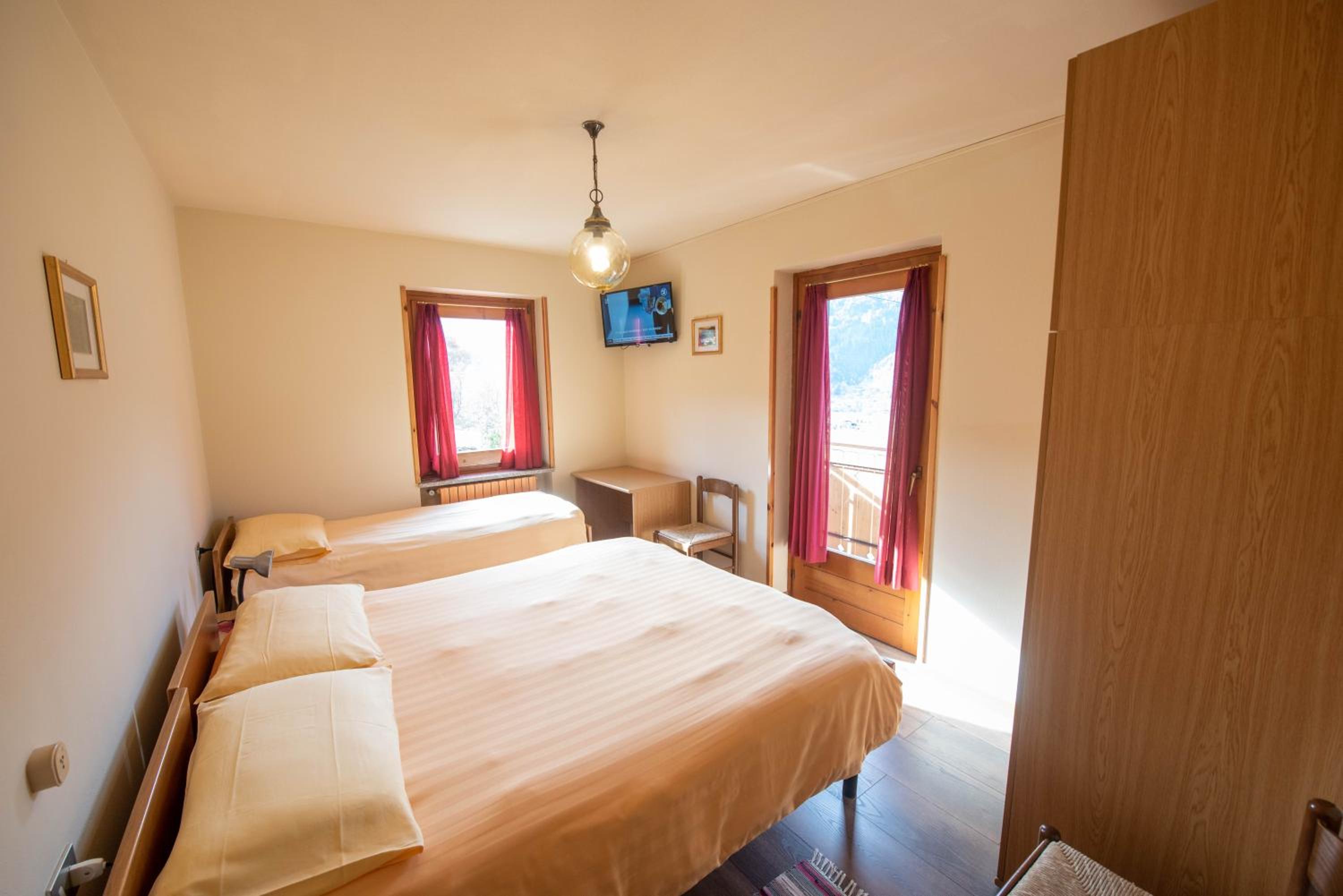 Classic Triple Room - Photo 1