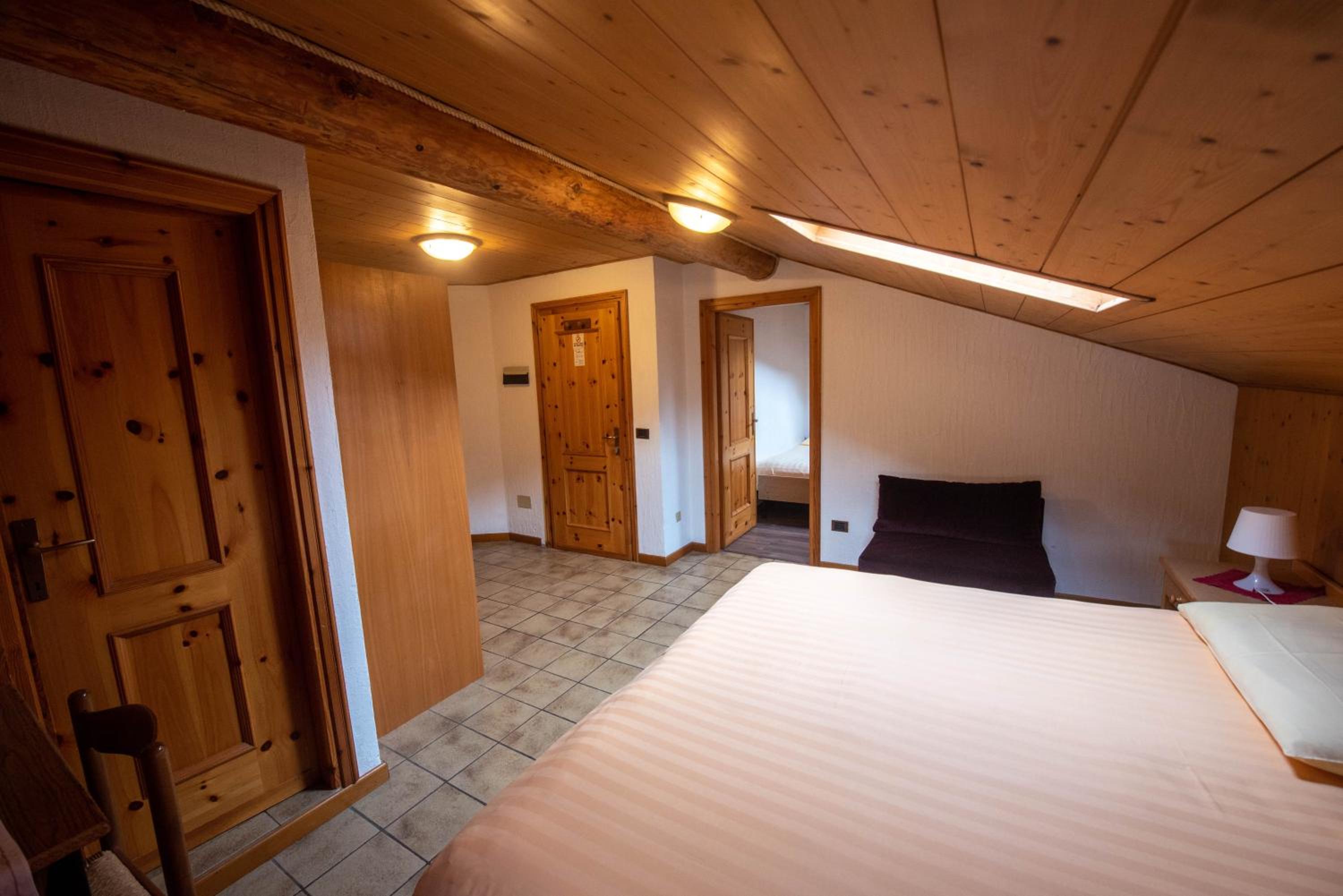 Family Double Room - Photo 3