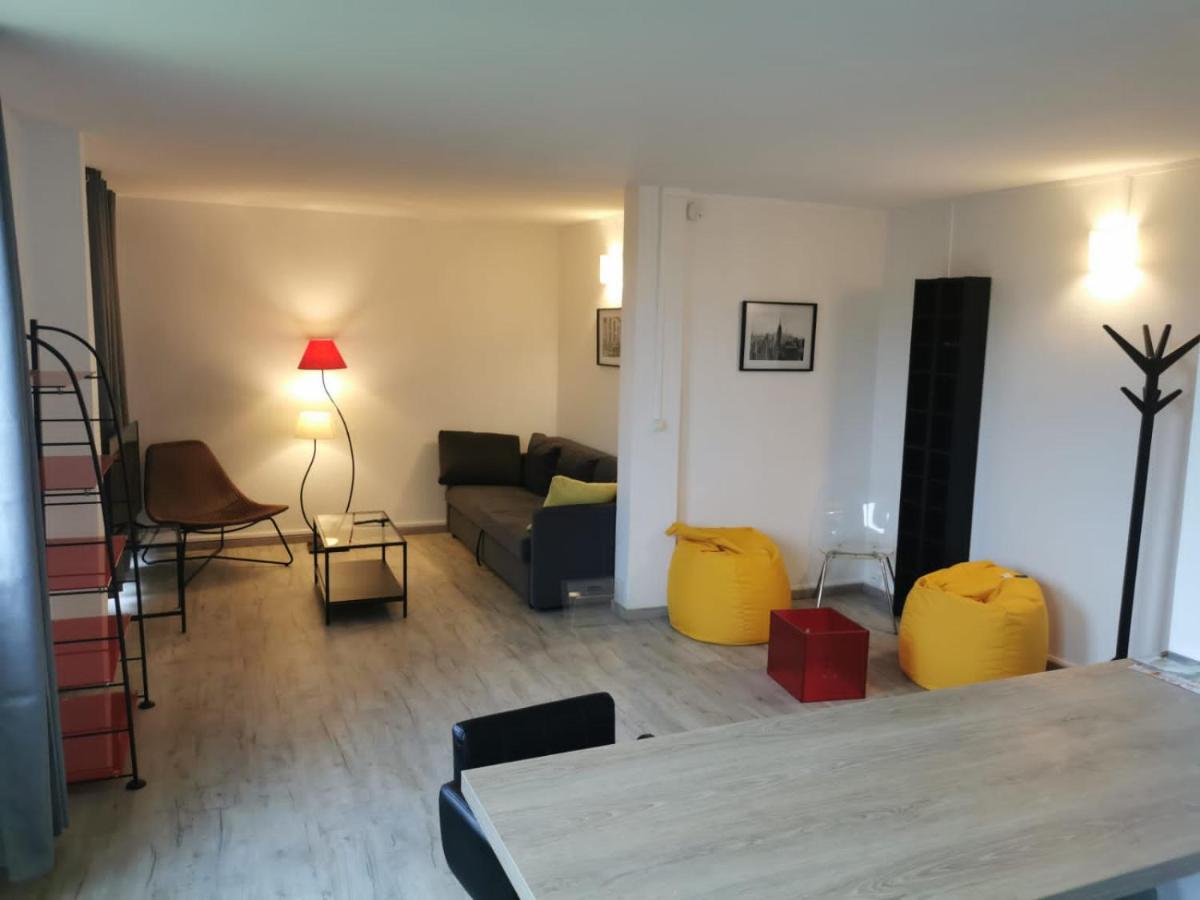 Three-Bedroom Apartment photo 2