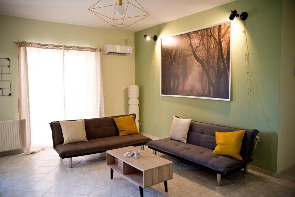 Three-Bedroom Apartment photo 2