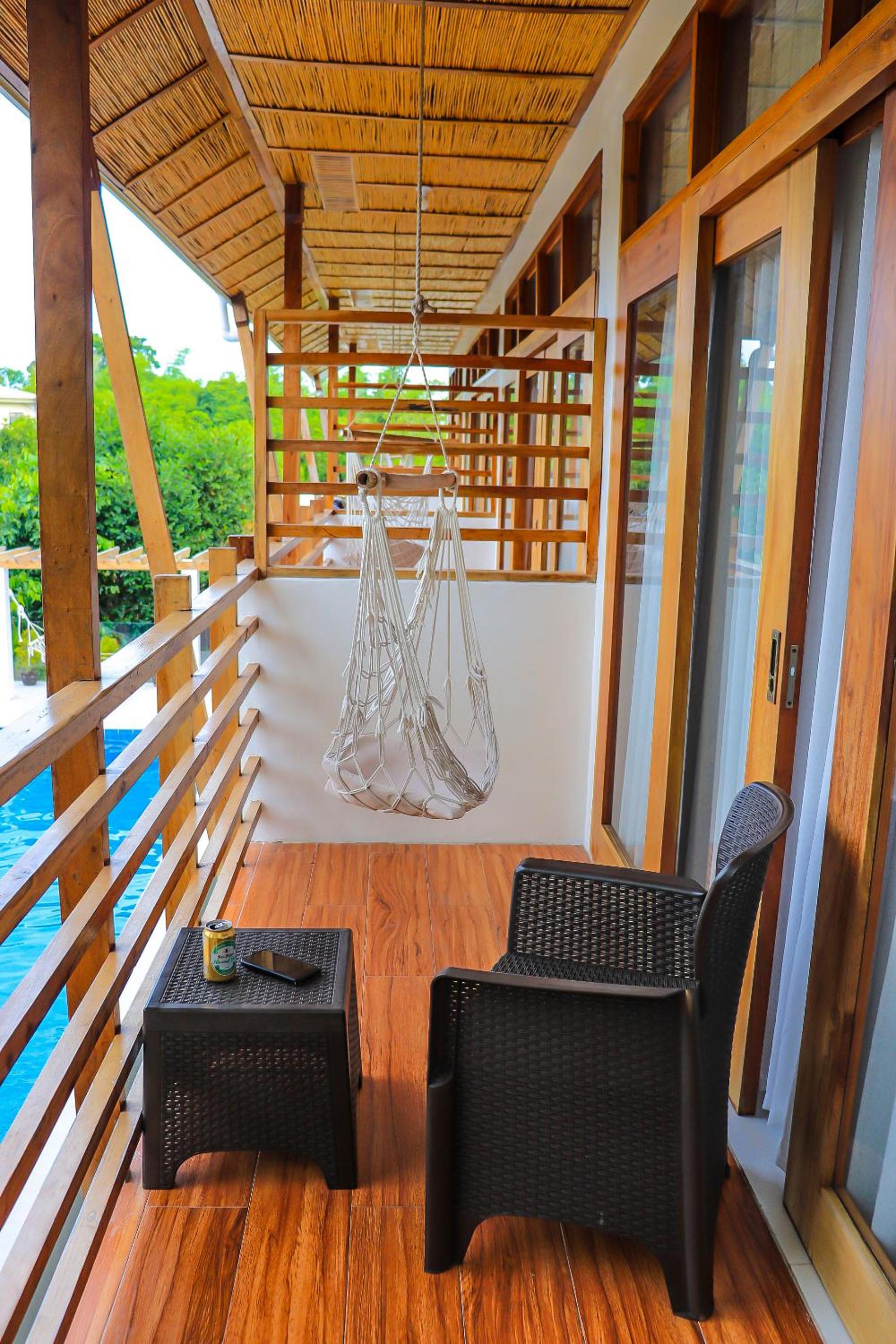Deluxe Room - Photo 11