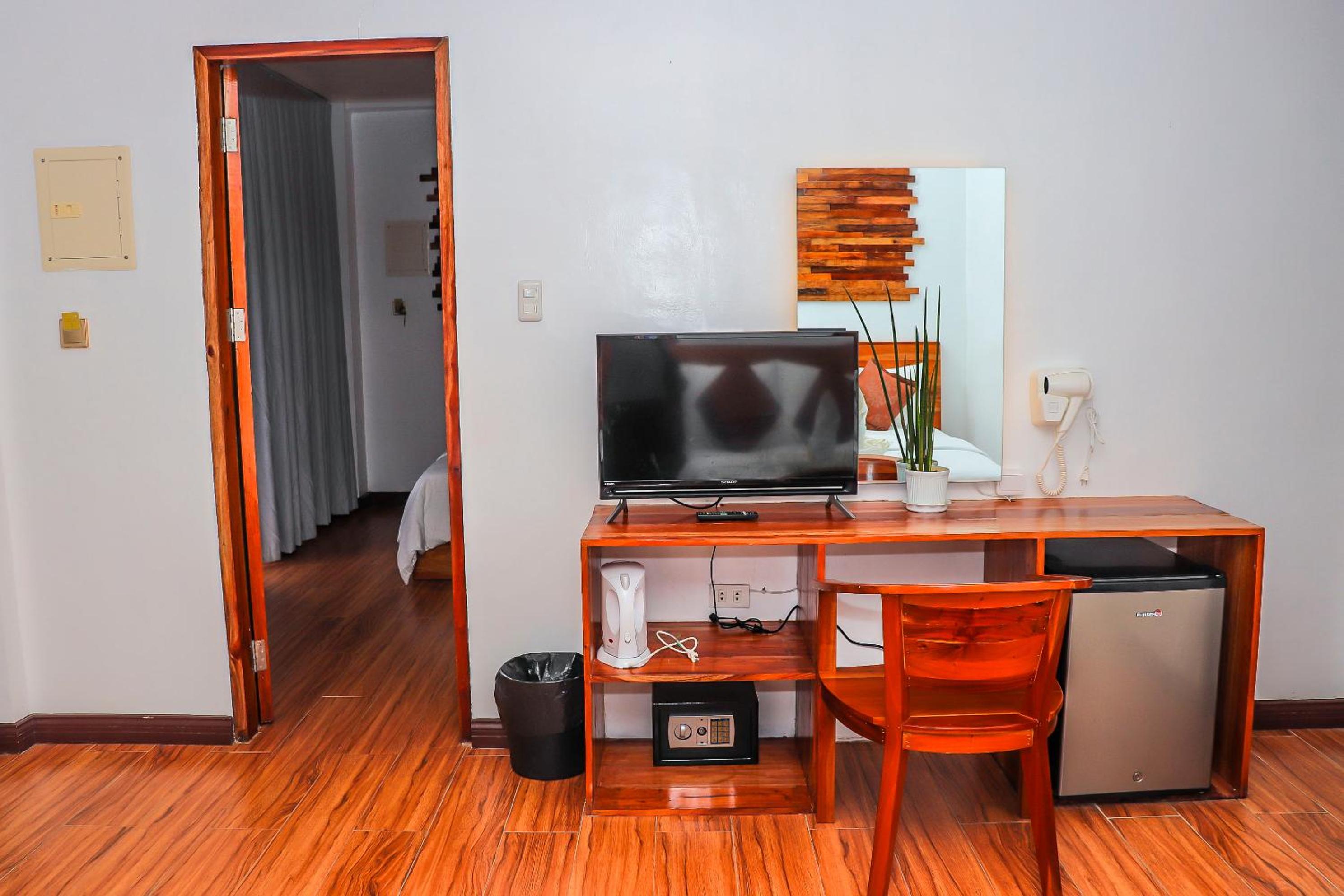 Family Room - Photo 12