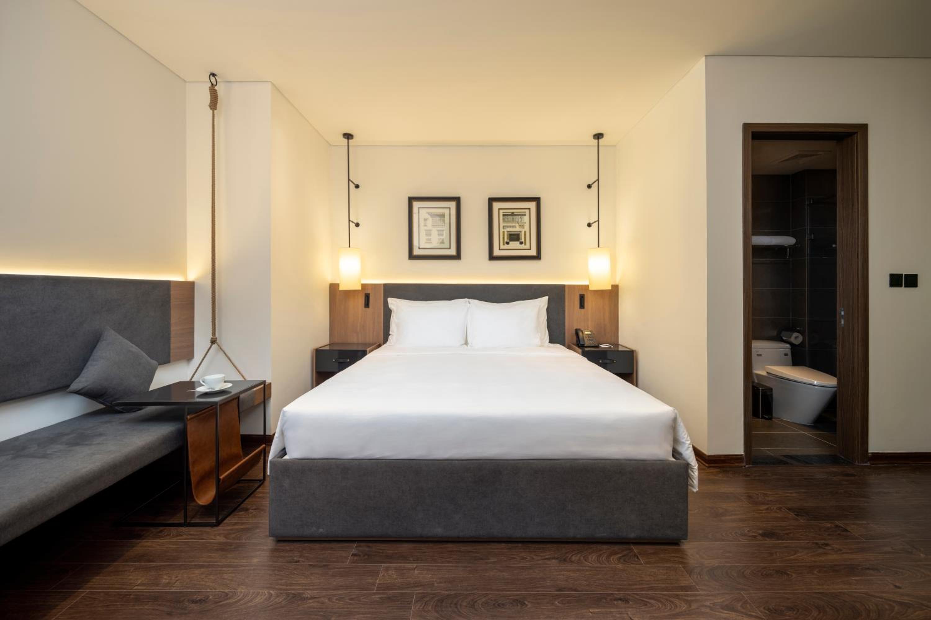 Deluxe Room - Photo 6