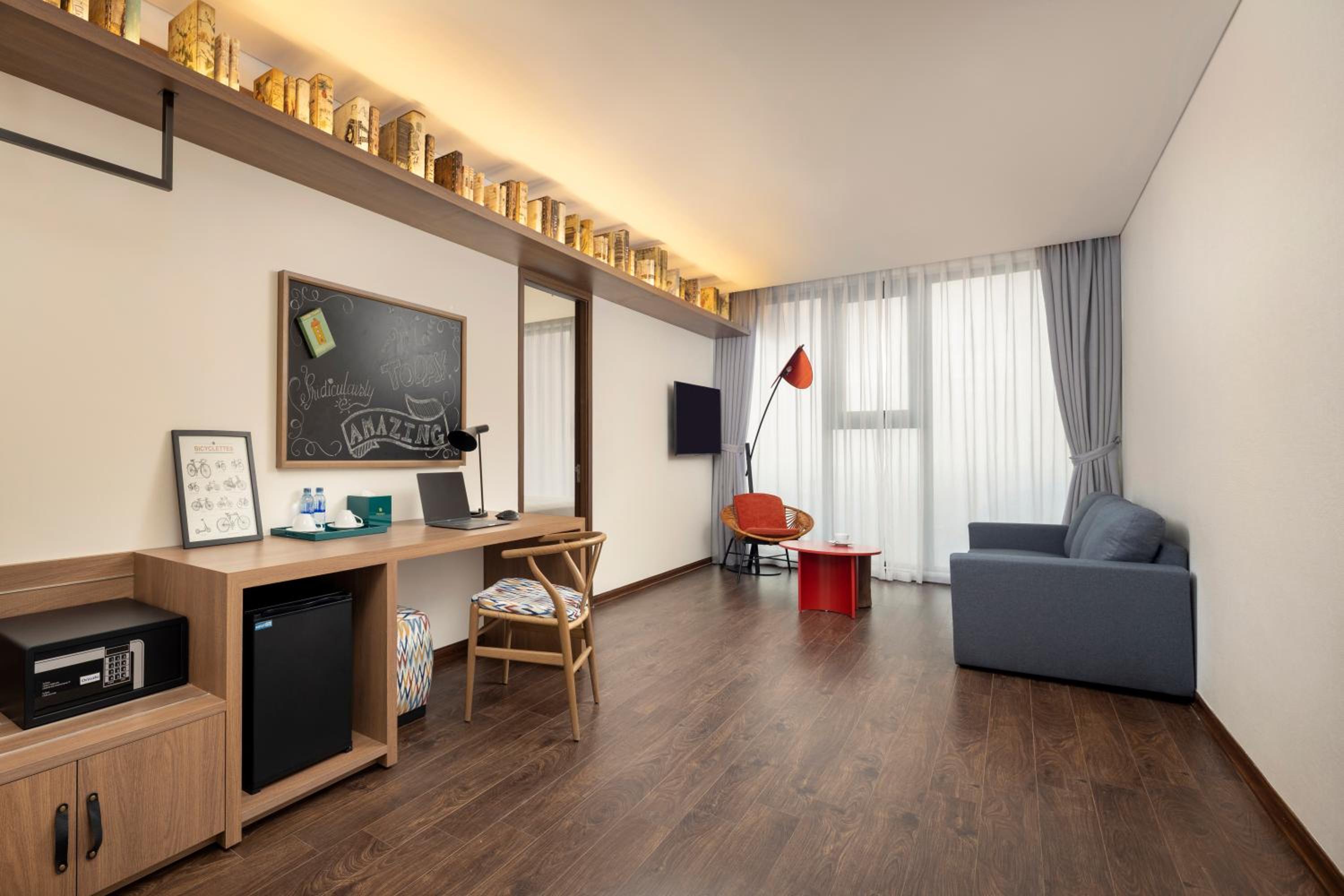 One-Bedroom Apartment - Photo 3