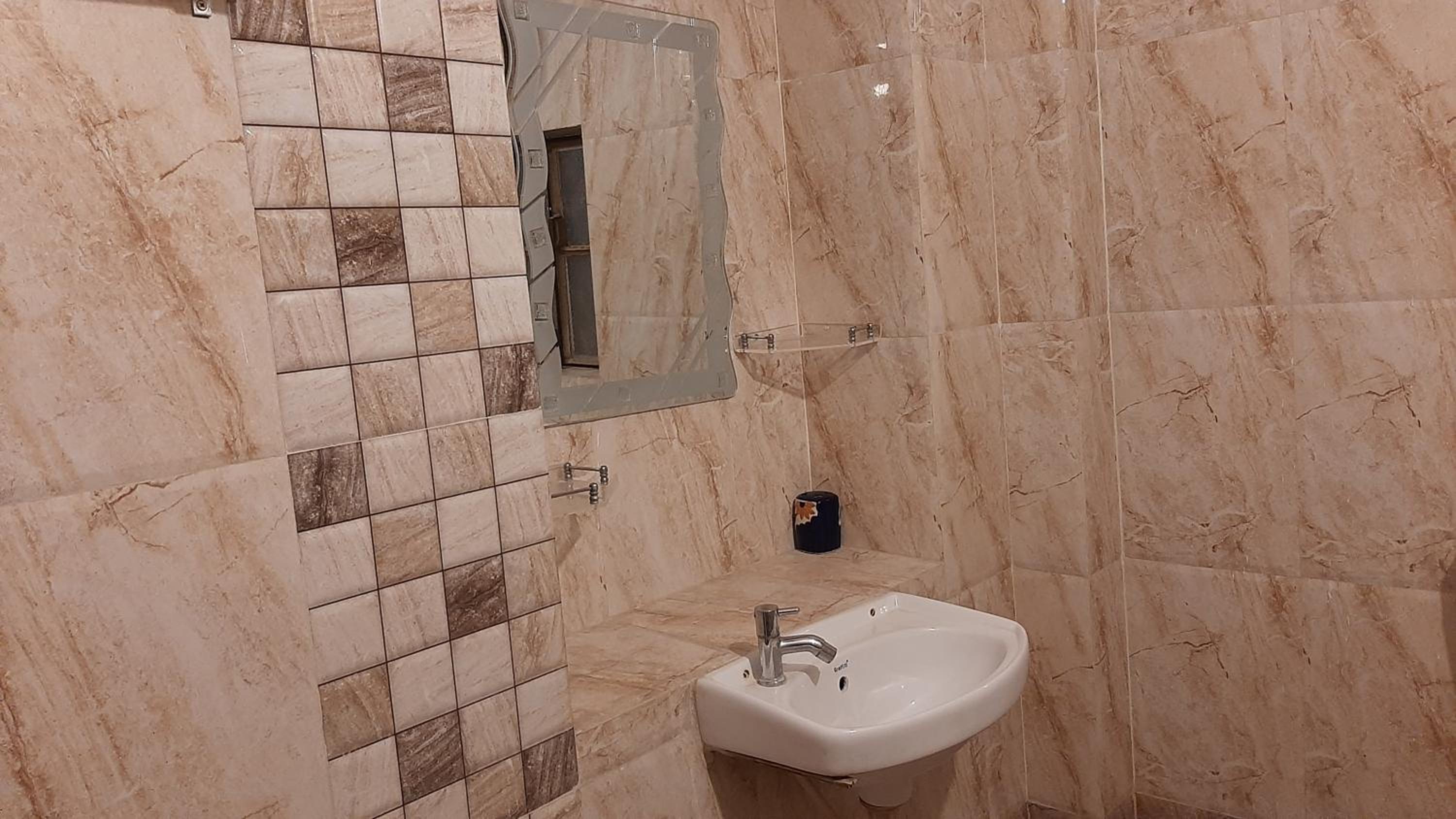 Family Room with Private Bathroom - Photo 22