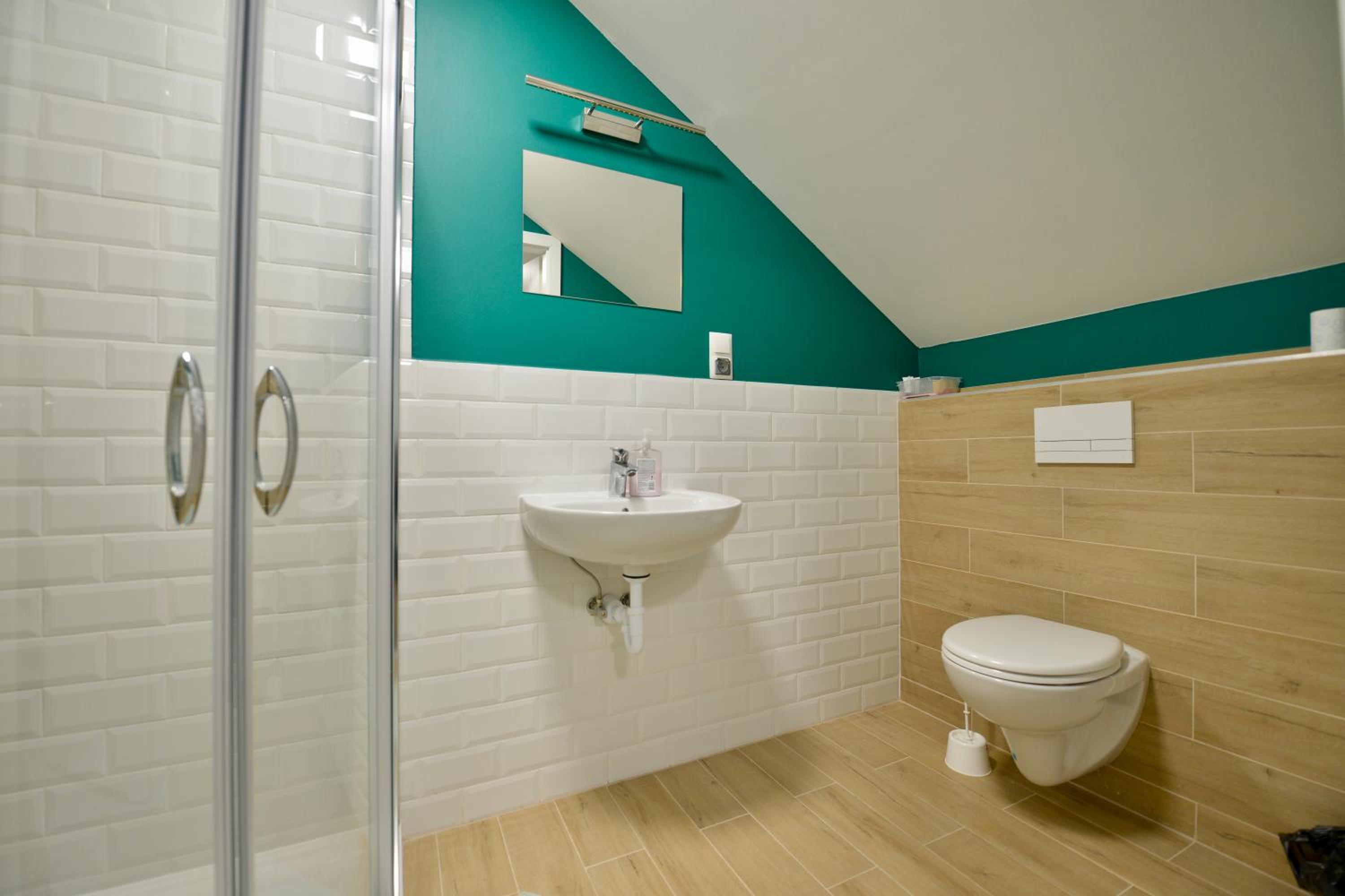 Small Double Room - Photo 7