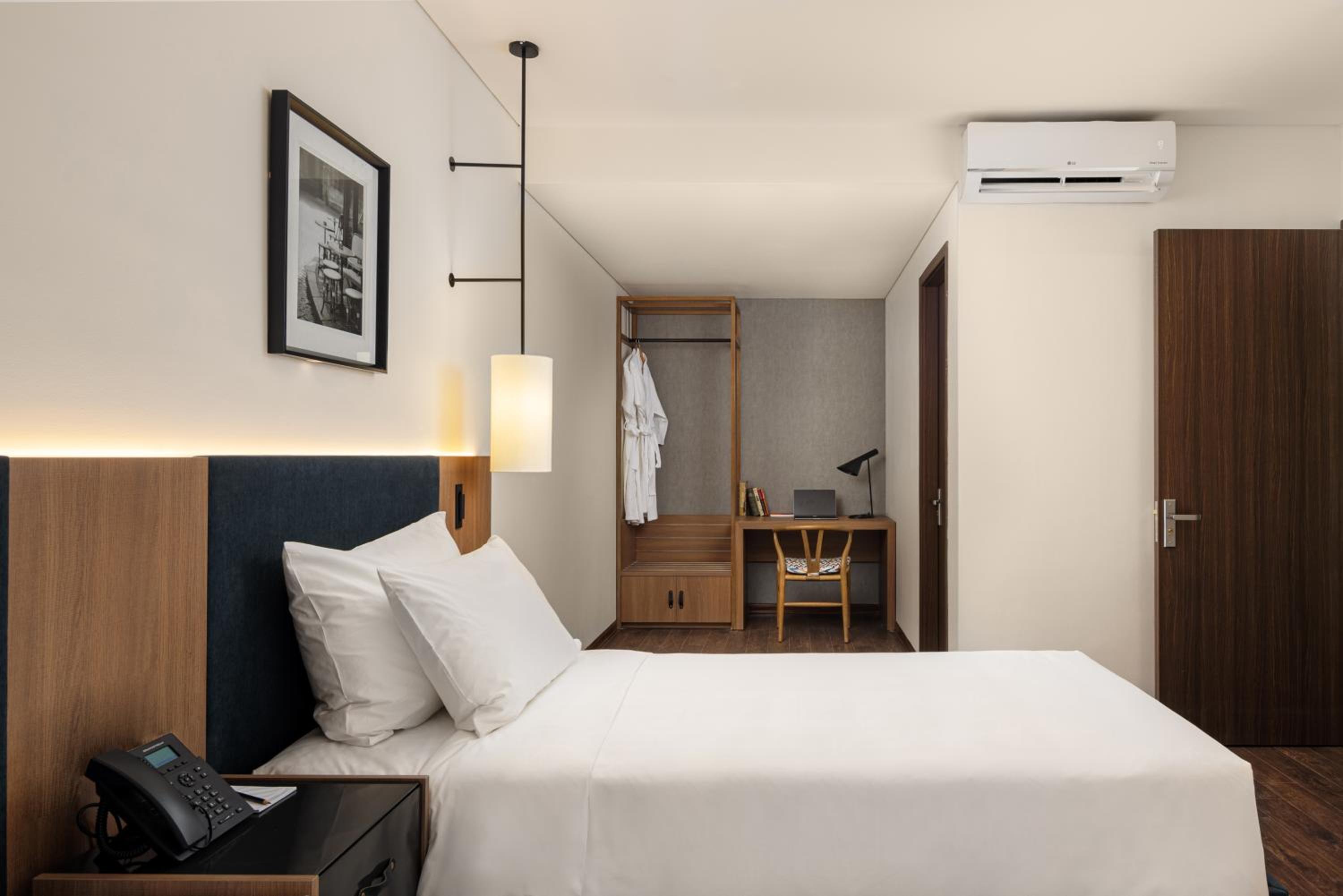 Three-Bedroom Suite - Photo 6