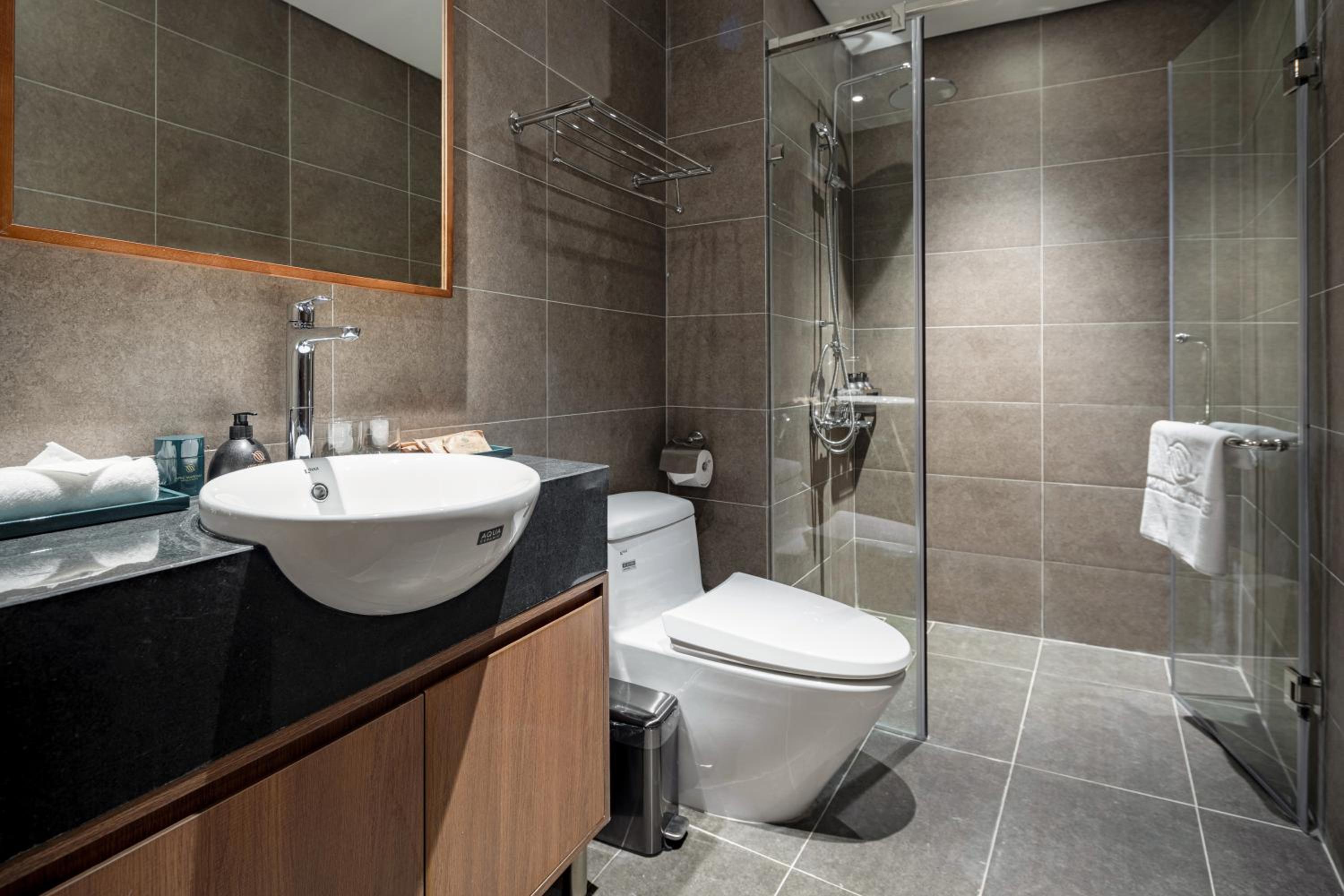 Two-Bedroom Suite - Photo 6