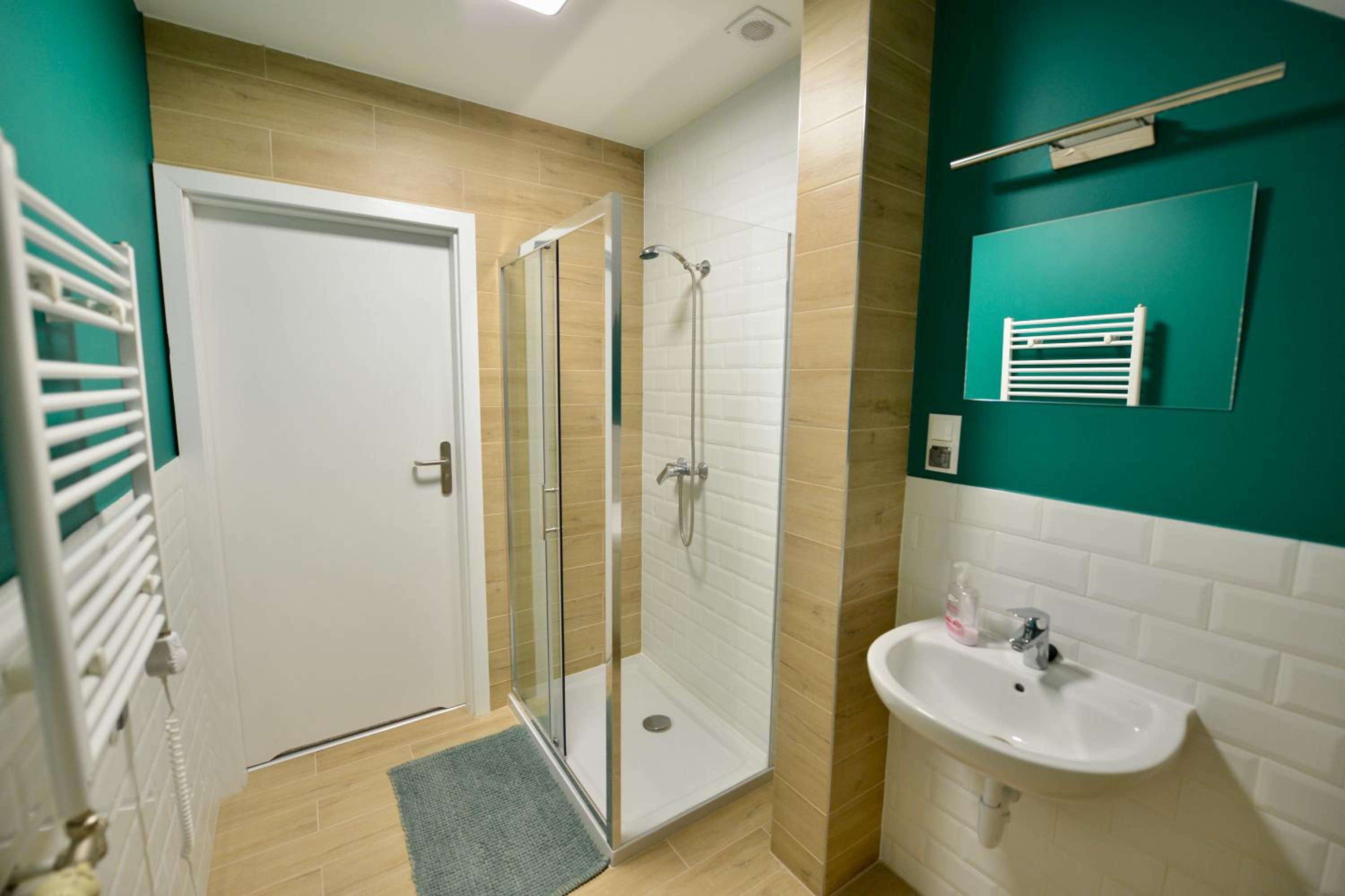 Quadruple Room - Photo 6