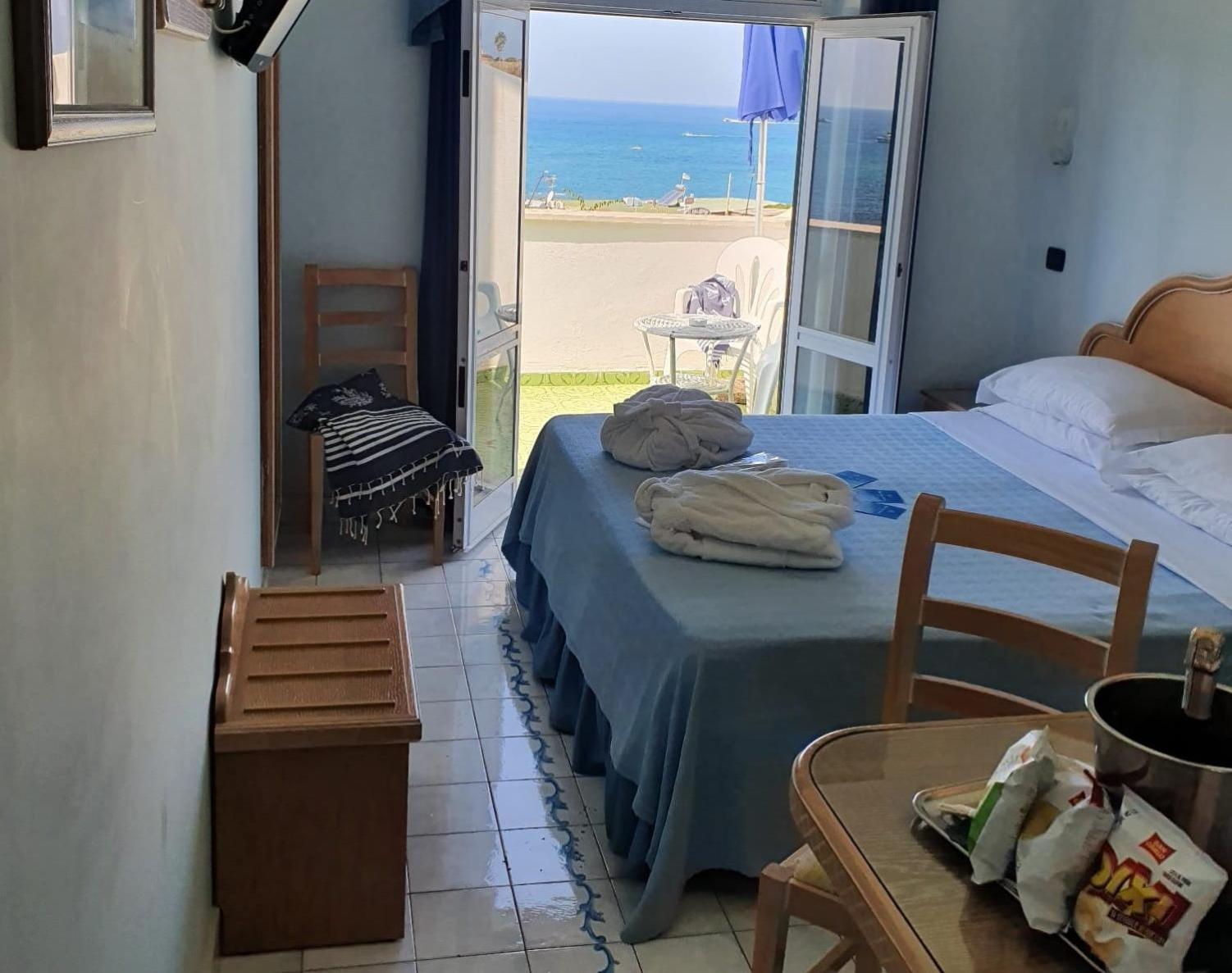 Double Room with Balcony and Sea View