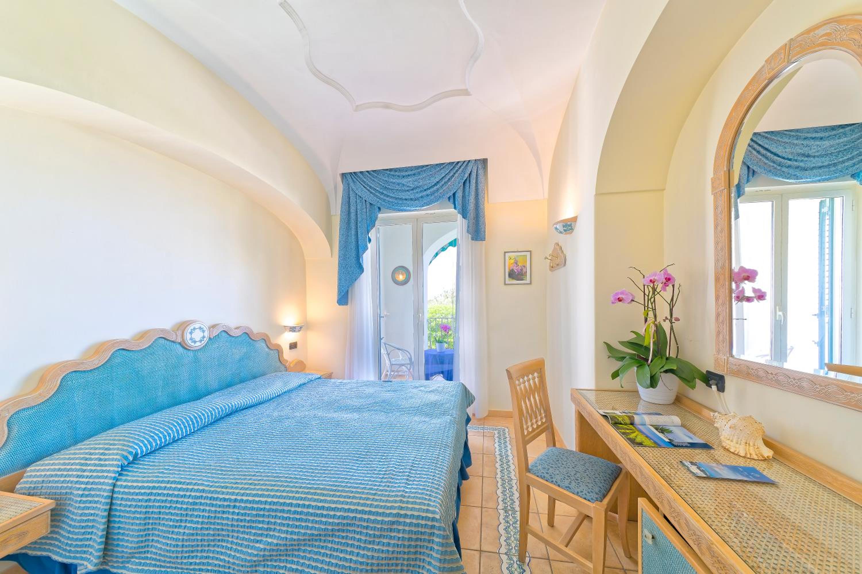 Deluxe Double or Twin Room with Sea View