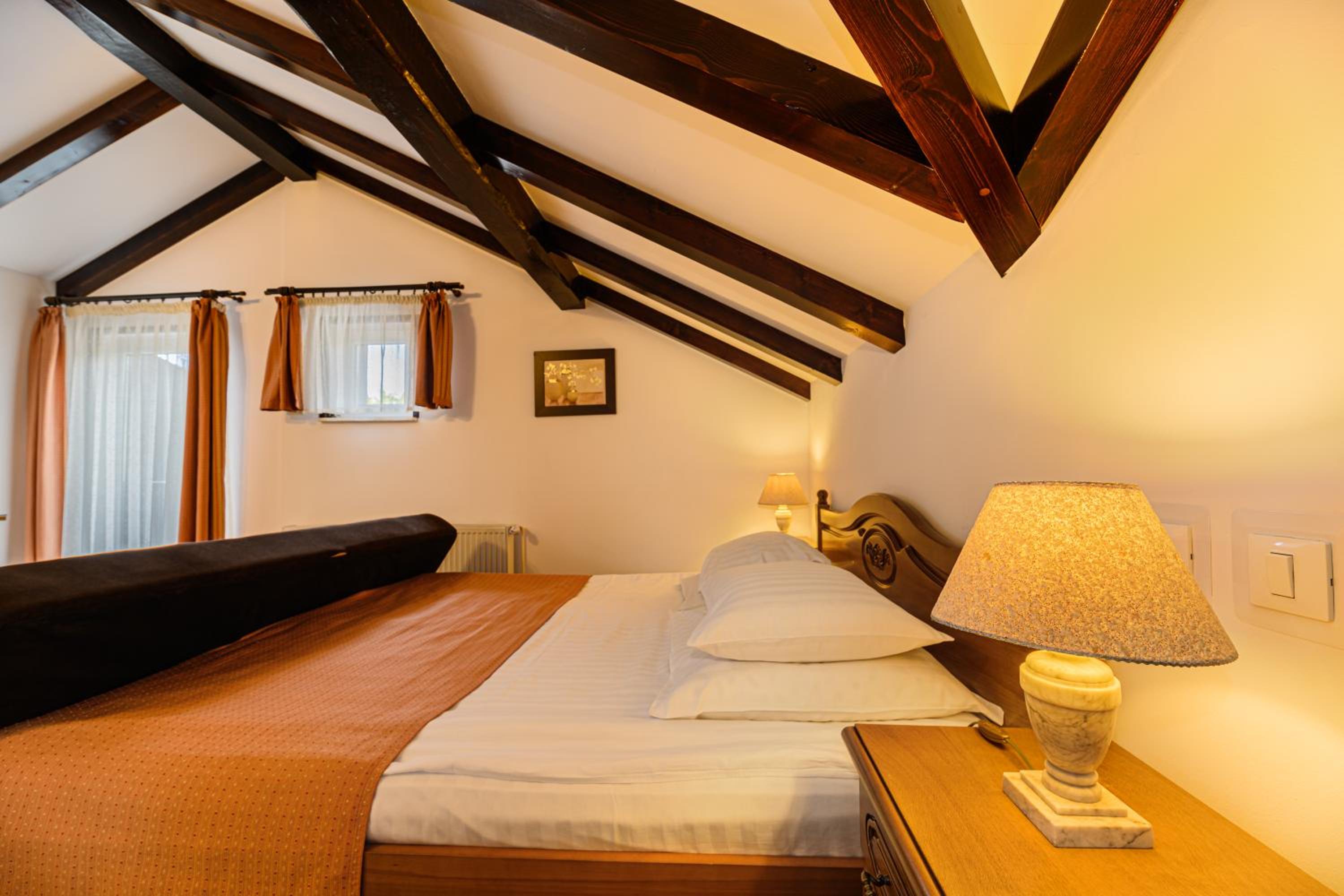 Triple Room - Photo 10