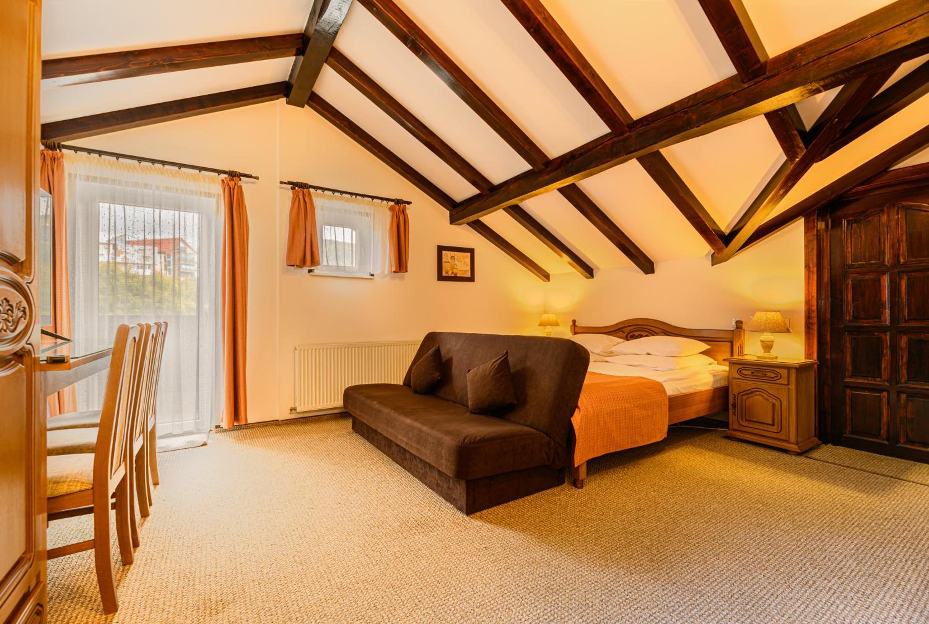 Triple Room - Photo 8