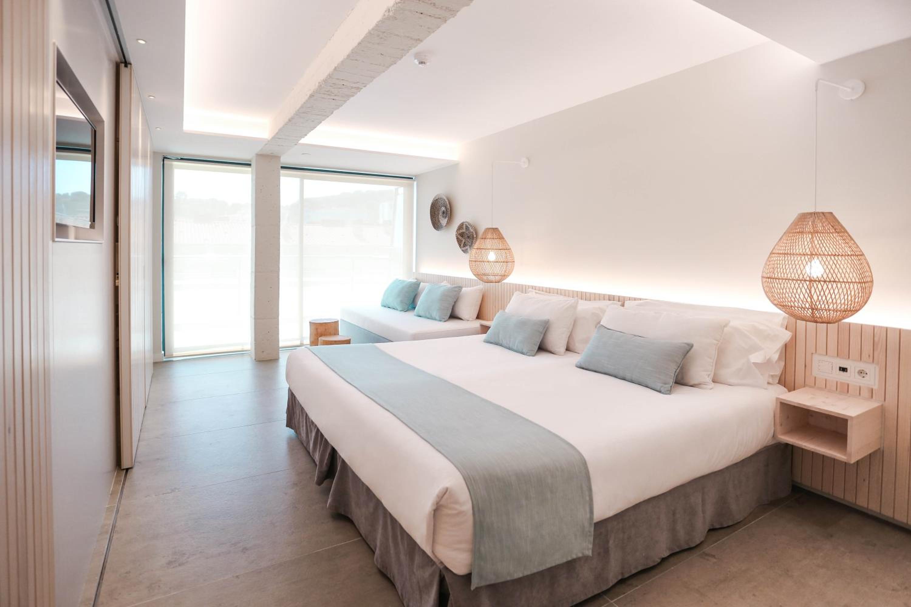 Habitación Doble con Vista a la Piscina