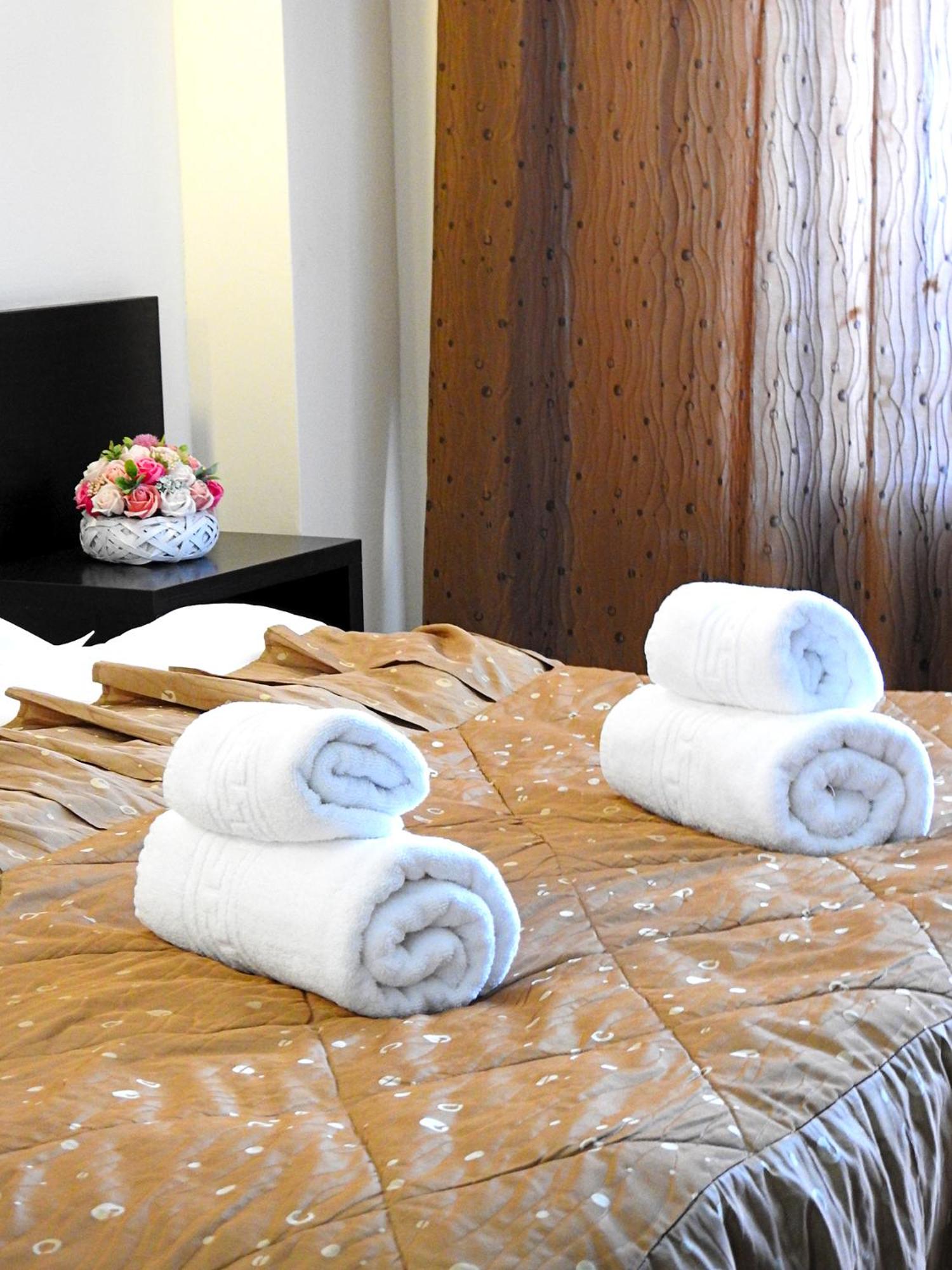 King Room with Balcony - Photo 1