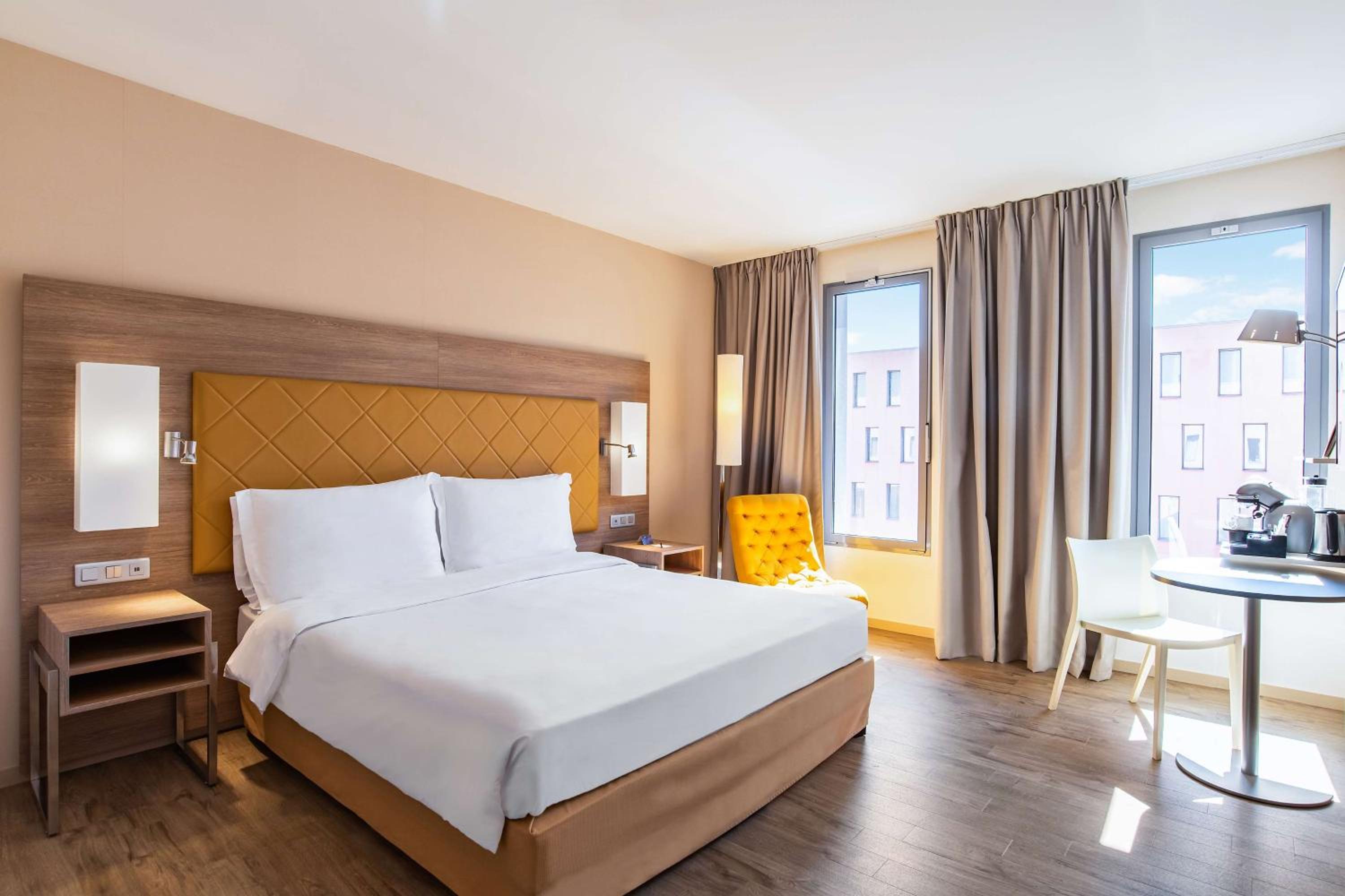 Premium Room with Patio View - Photo 8