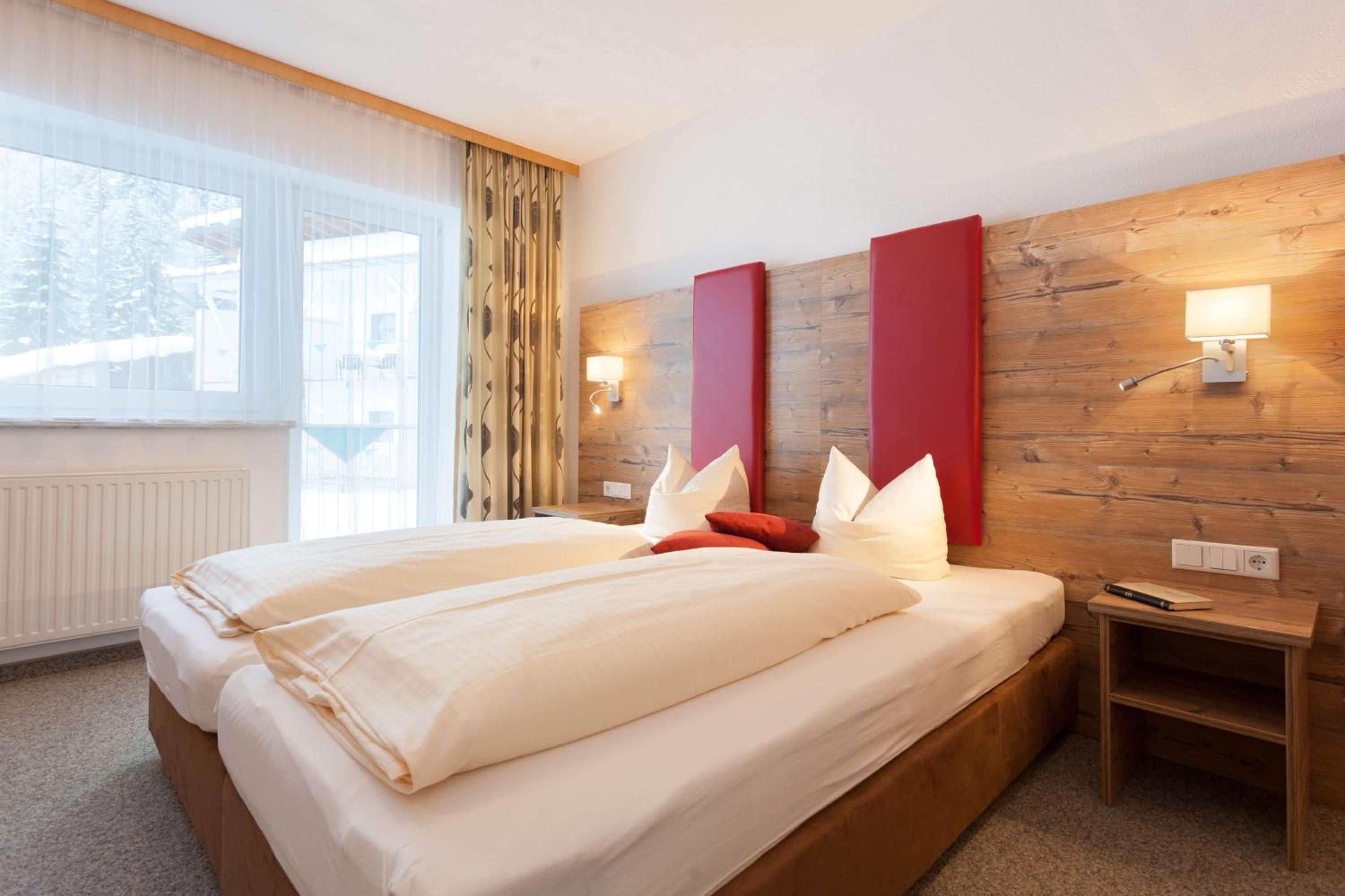 Two-Bedroom Suite with Forest View - Photo 2