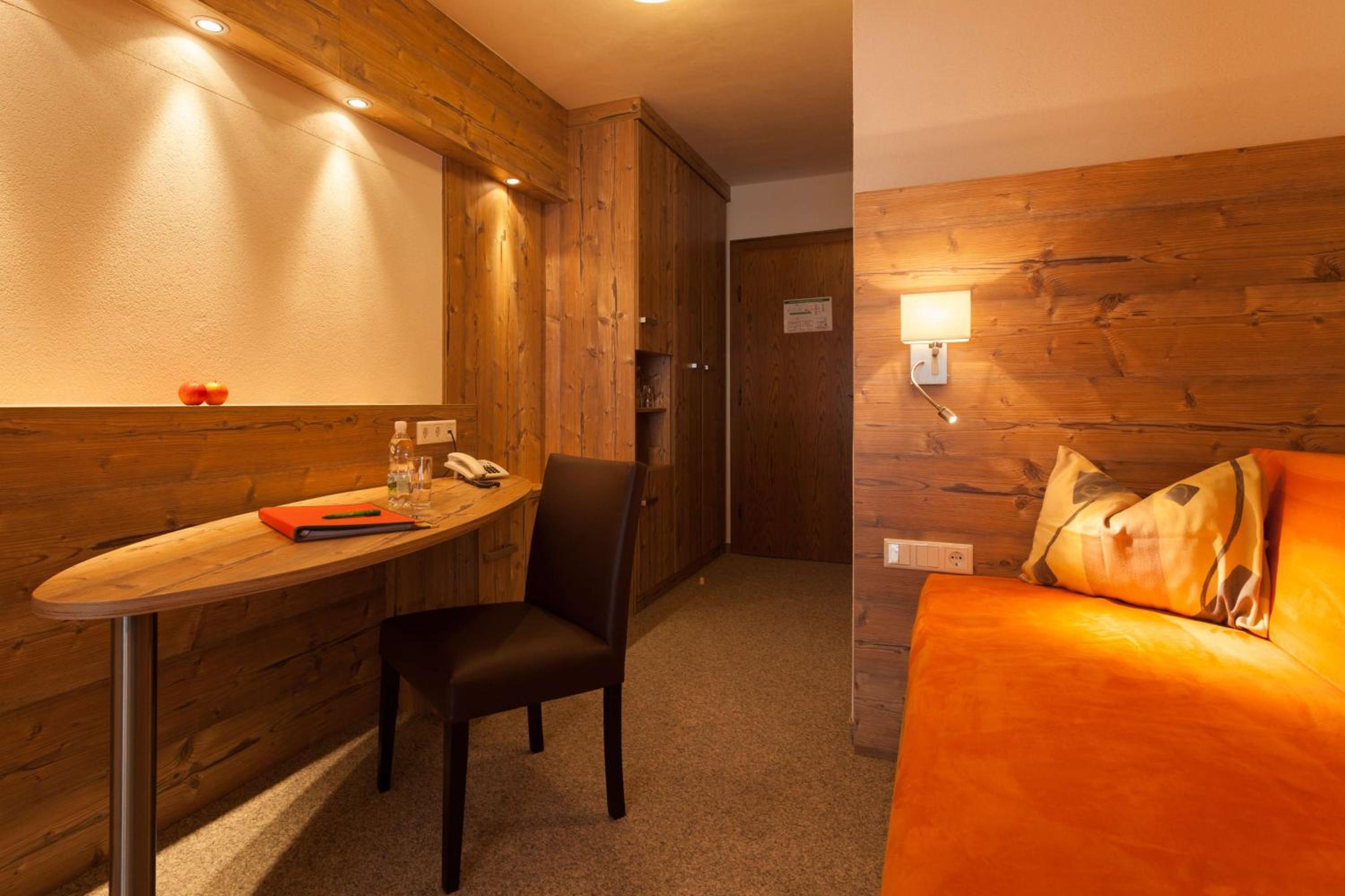 King Room with Sofa Bed and Forest View and small bathroom - Photo 1