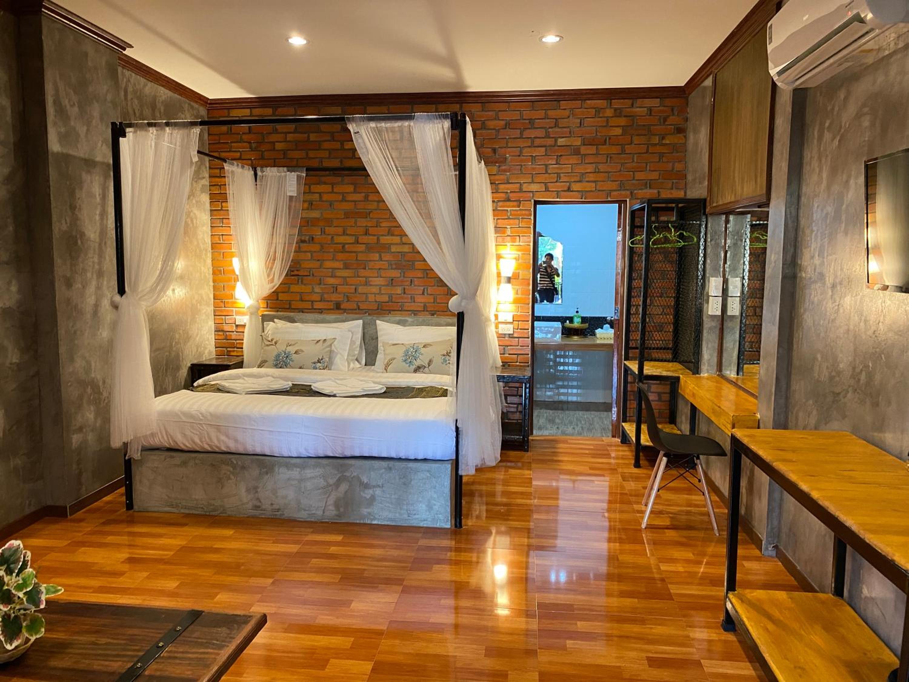 King Room with Garden View - Photo 3